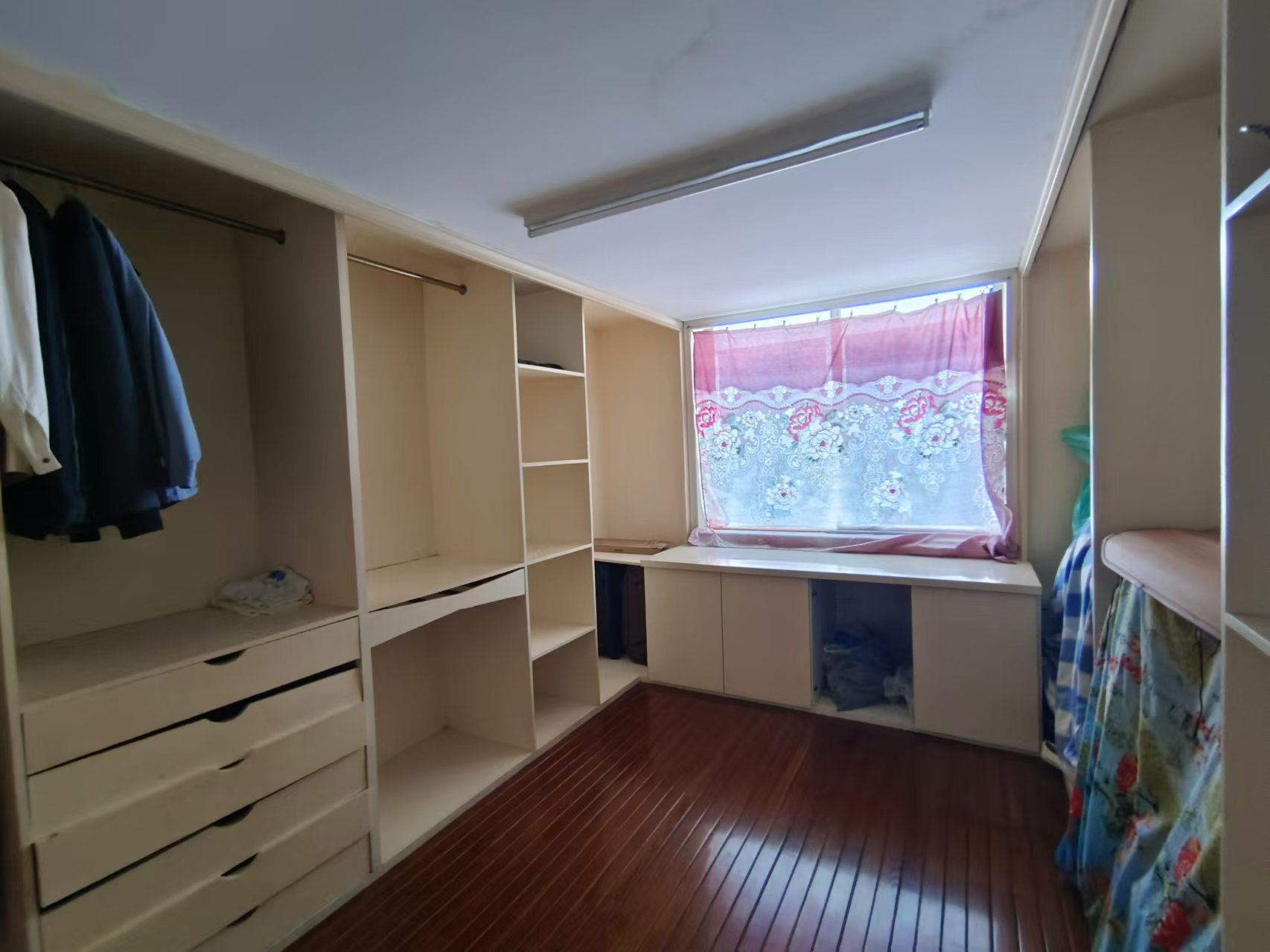 濠东路51号小区 3室2厅2卫 94.86m²