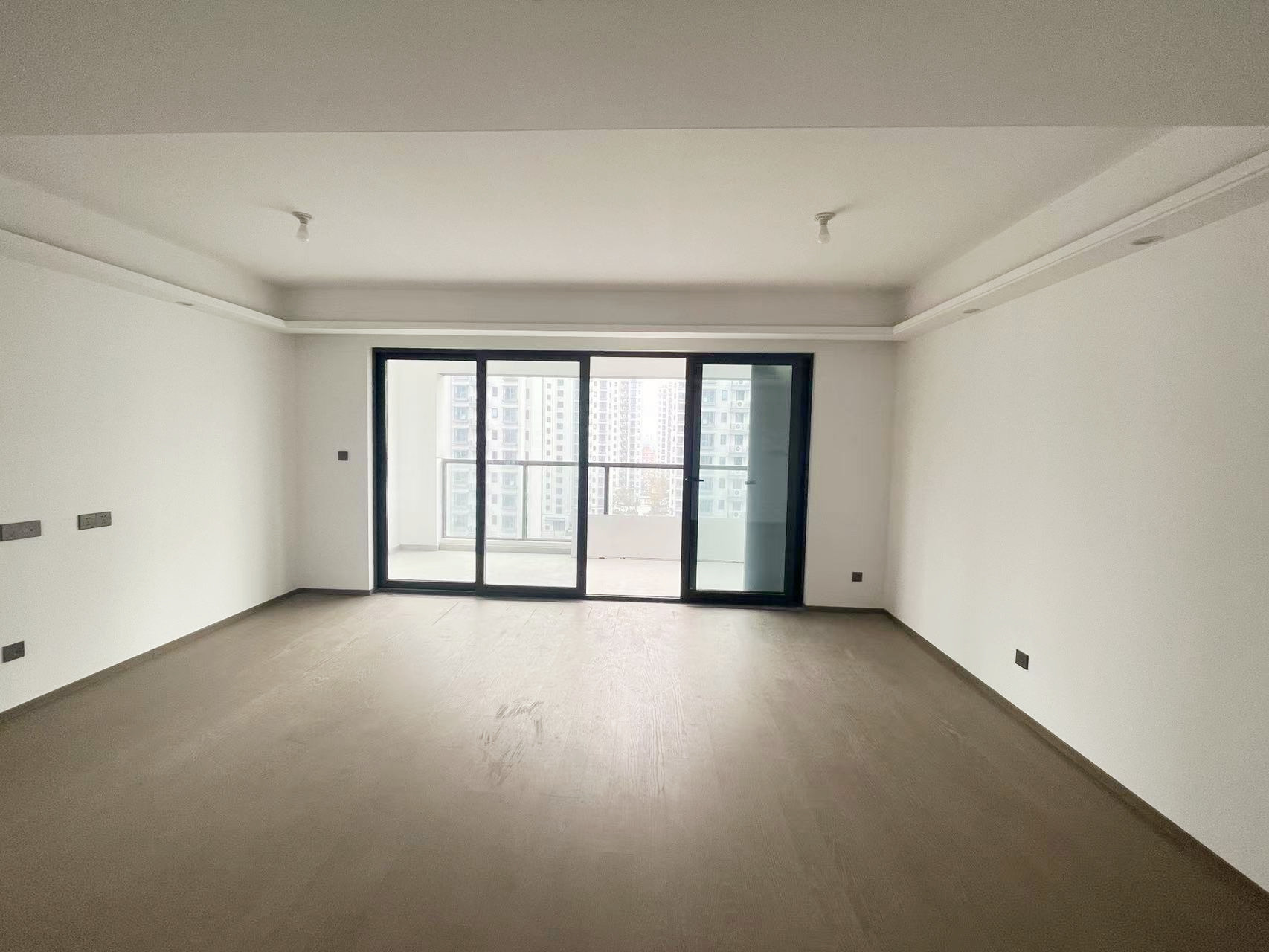 中铁逸都 3室2厅2卫 117m&sup2;
