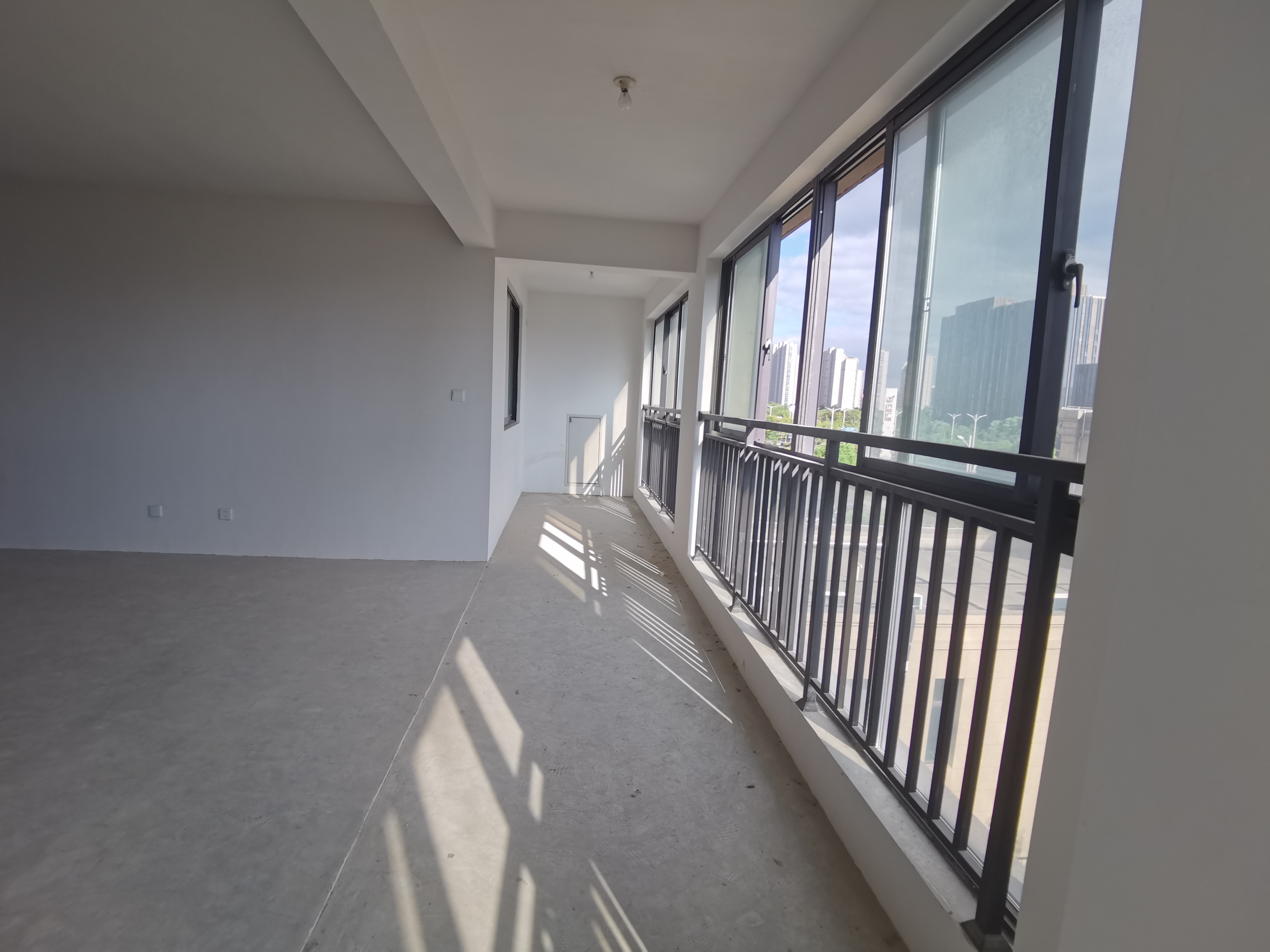 湖畔天下 5室2厅3卫 234m&sup2;