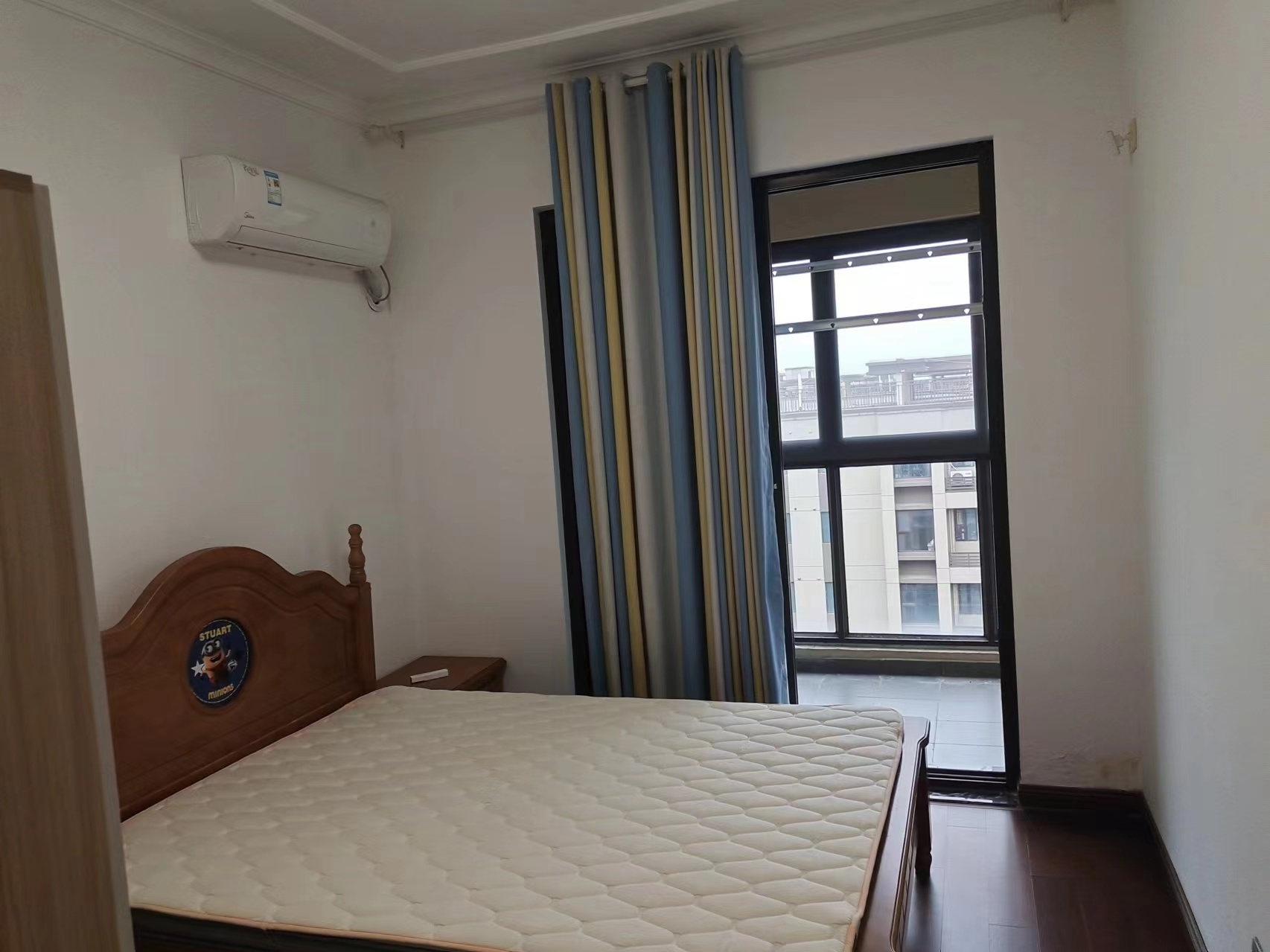 富力院士廷 4室2厅2卫 140m&sup2;