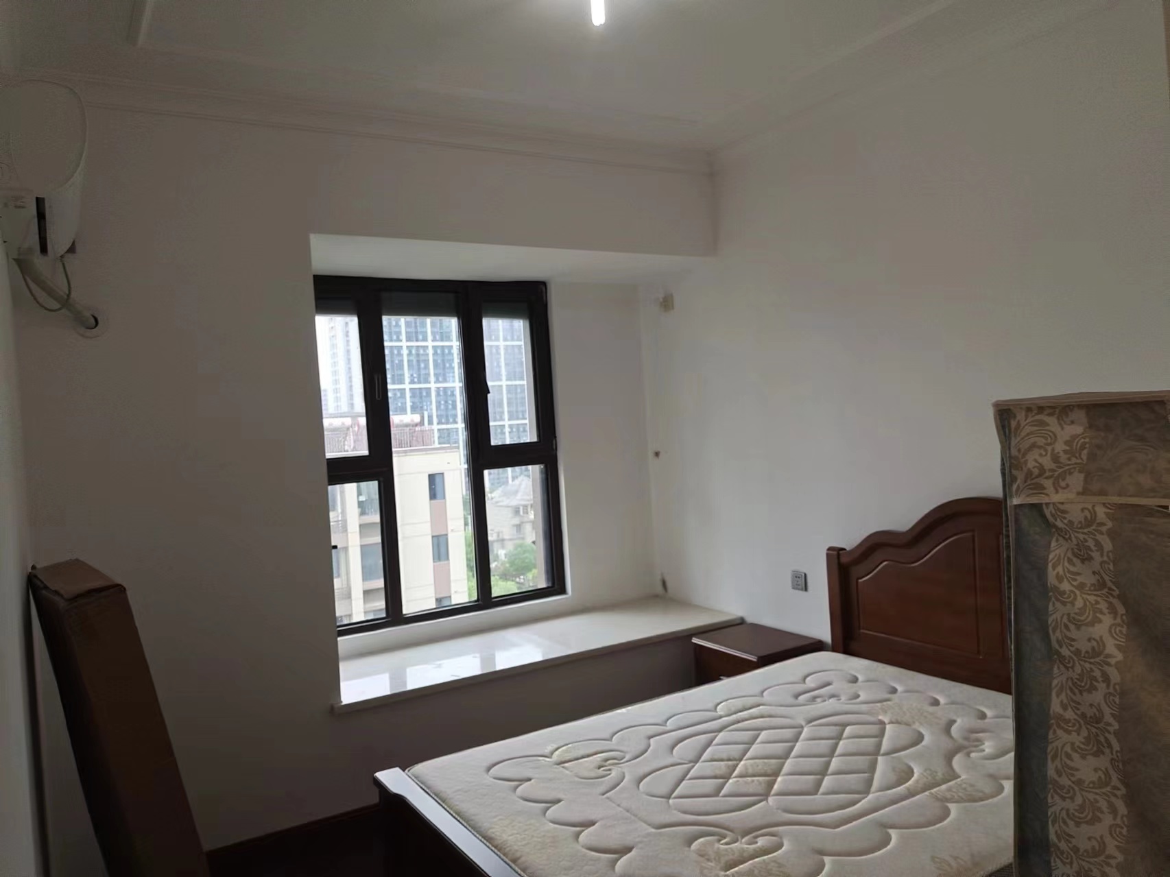 富力院士廷 4室2厅2卫 140m&sup2;