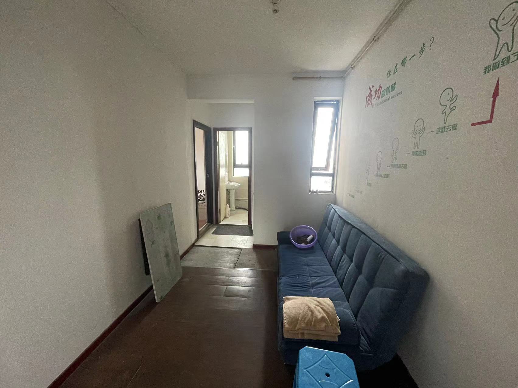 华强城三期 3室2厅2卫 118m²