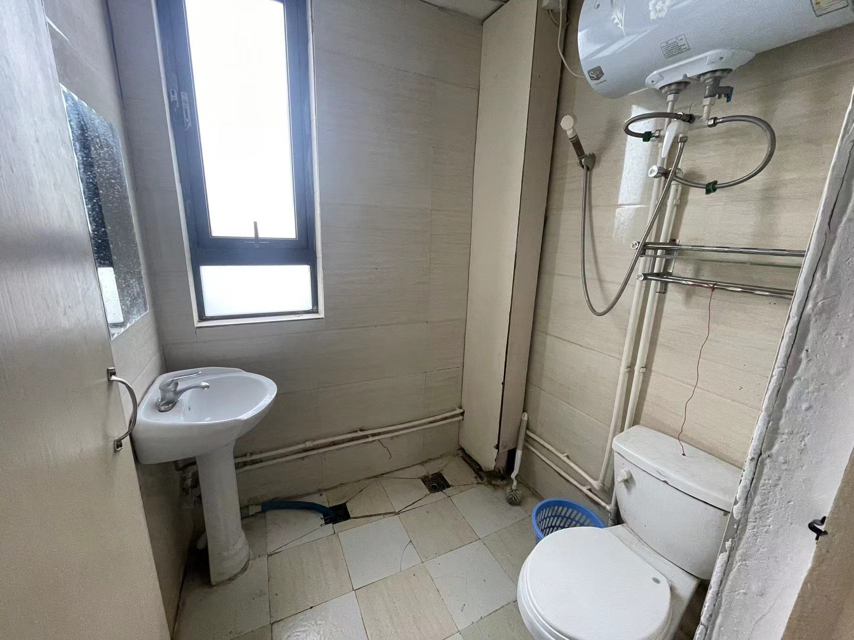 华强城三期 3室2厅2卫 118m²
