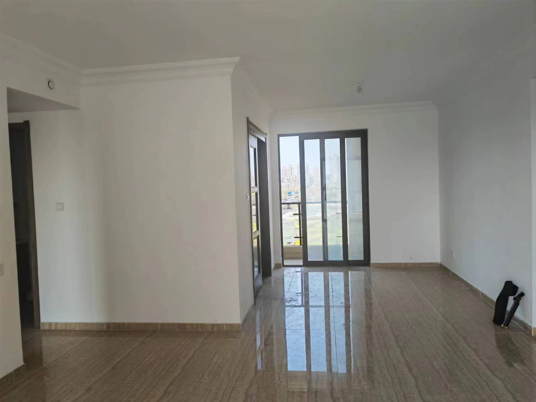 碧桂园时代悦城 4室2厅2卫 142m&sup2;