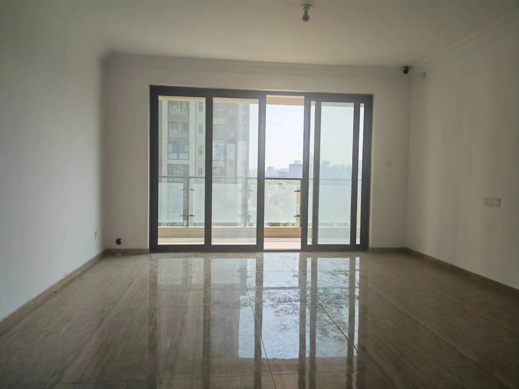 碧桂园时代悦城 4室2厅2卫 142m&sup2;