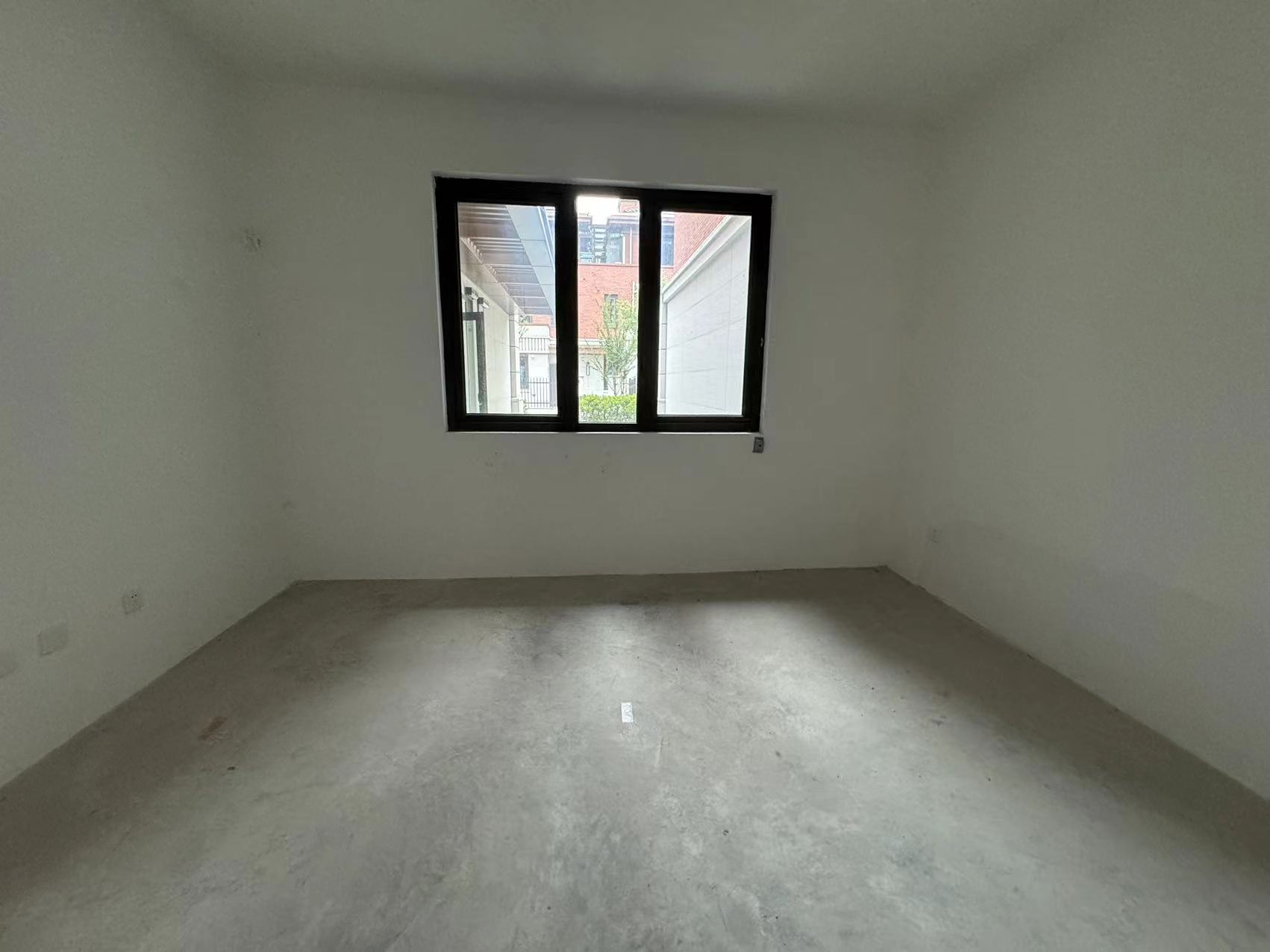 星湖郡 5室2厅3卫 370.72m&sup2;