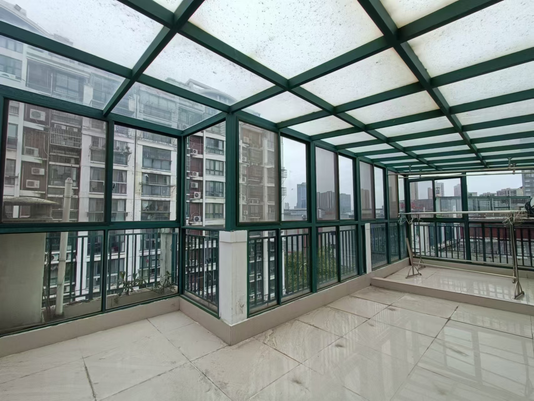 长航地中海花园 3室2厅2卫 122.00m&sup2;