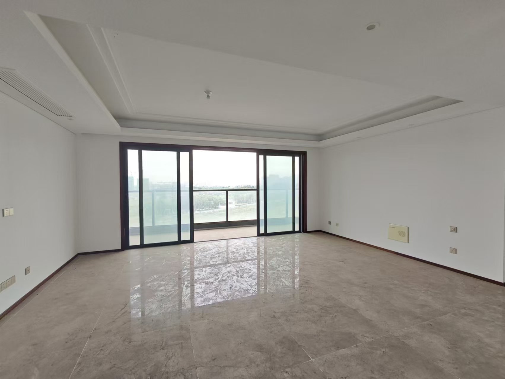 春江阅 4室2厅3卫 185.98m²