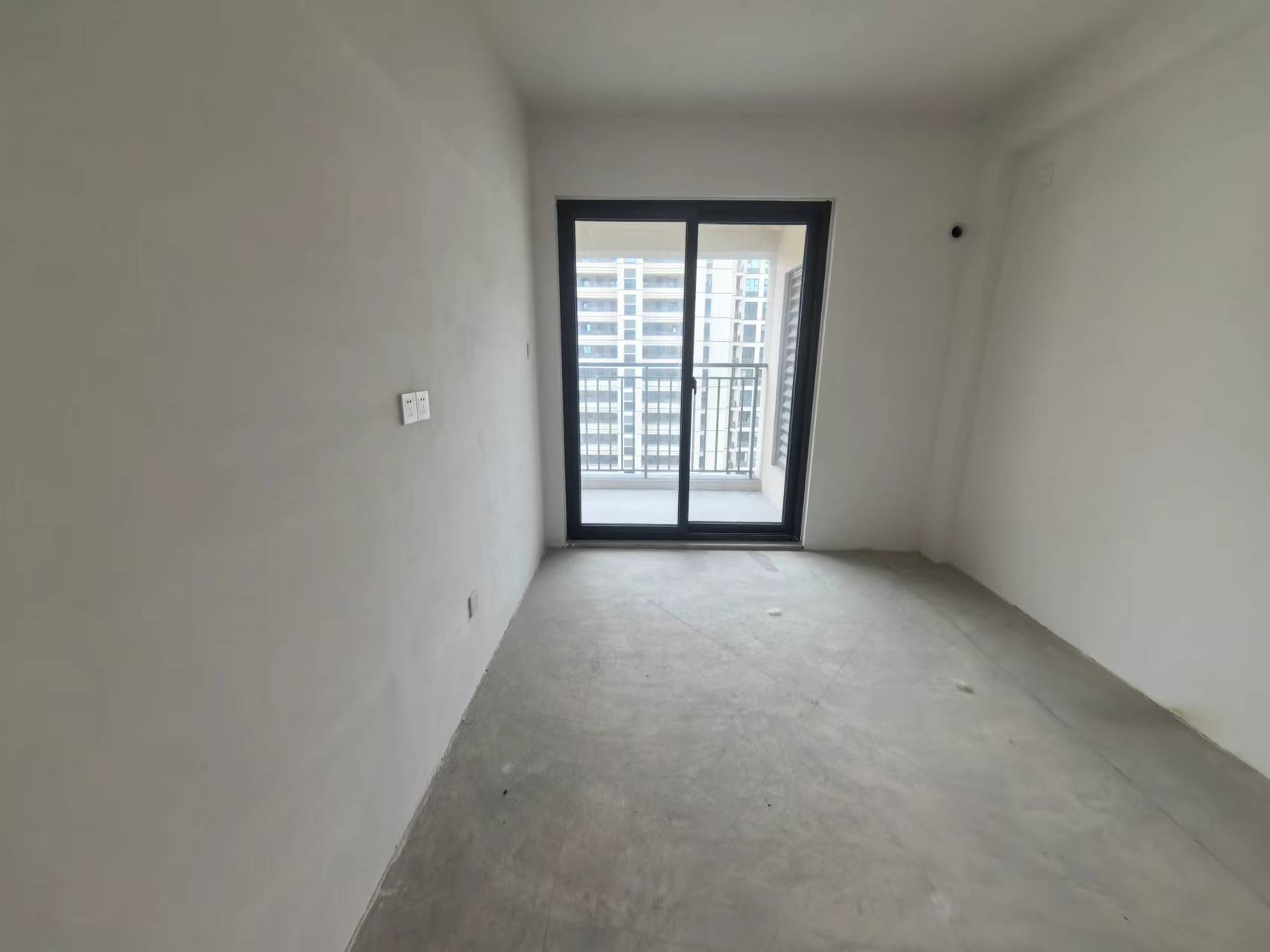 卓越华宸世纪 3室2厅1卫 99m²