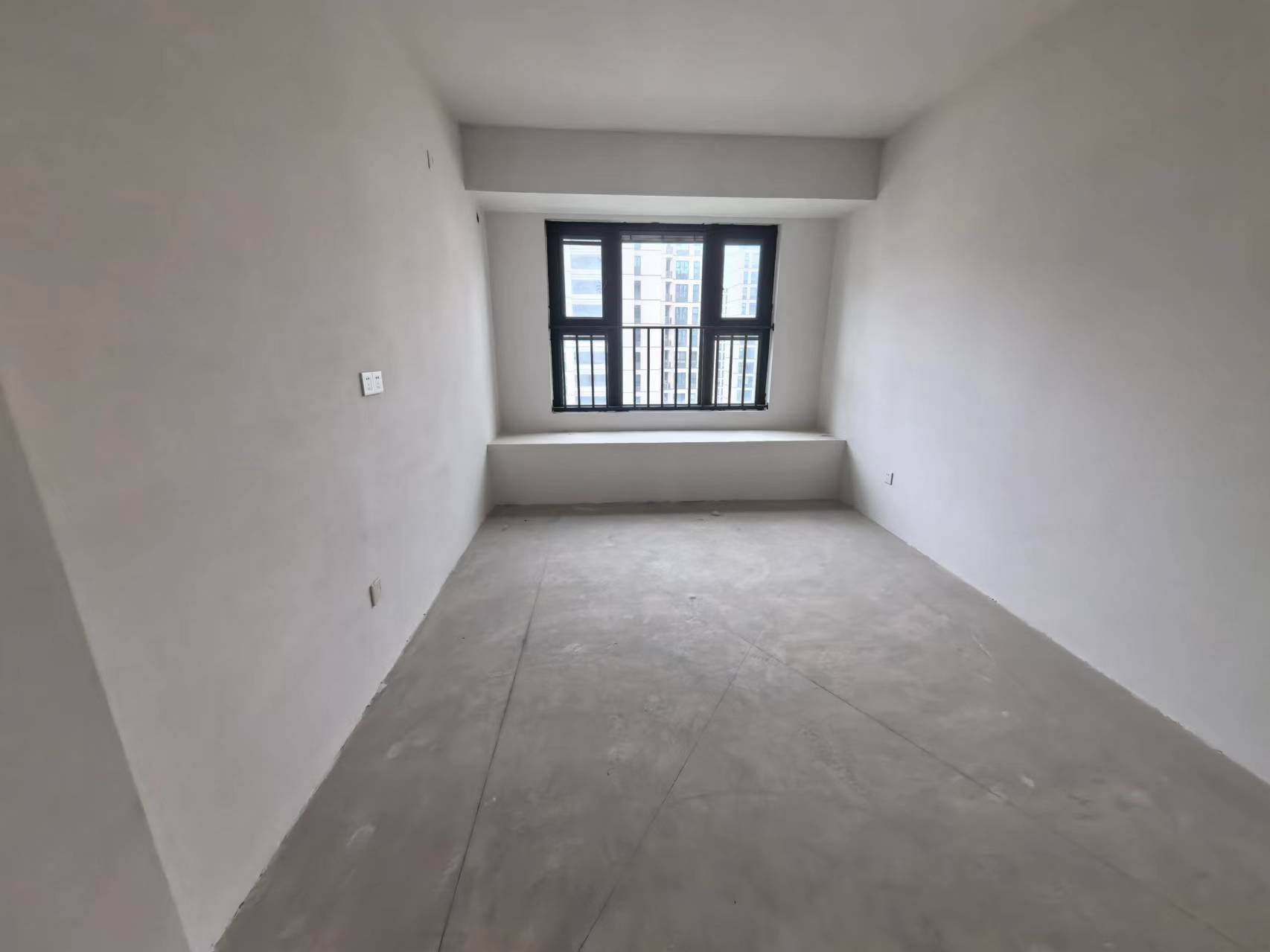 卓越华宸世纪 3室2厅1卫 99m²