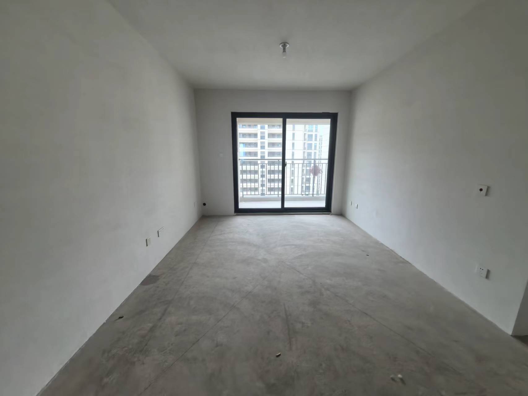 卓越华宸世纪 3室2厅1卫 99m²