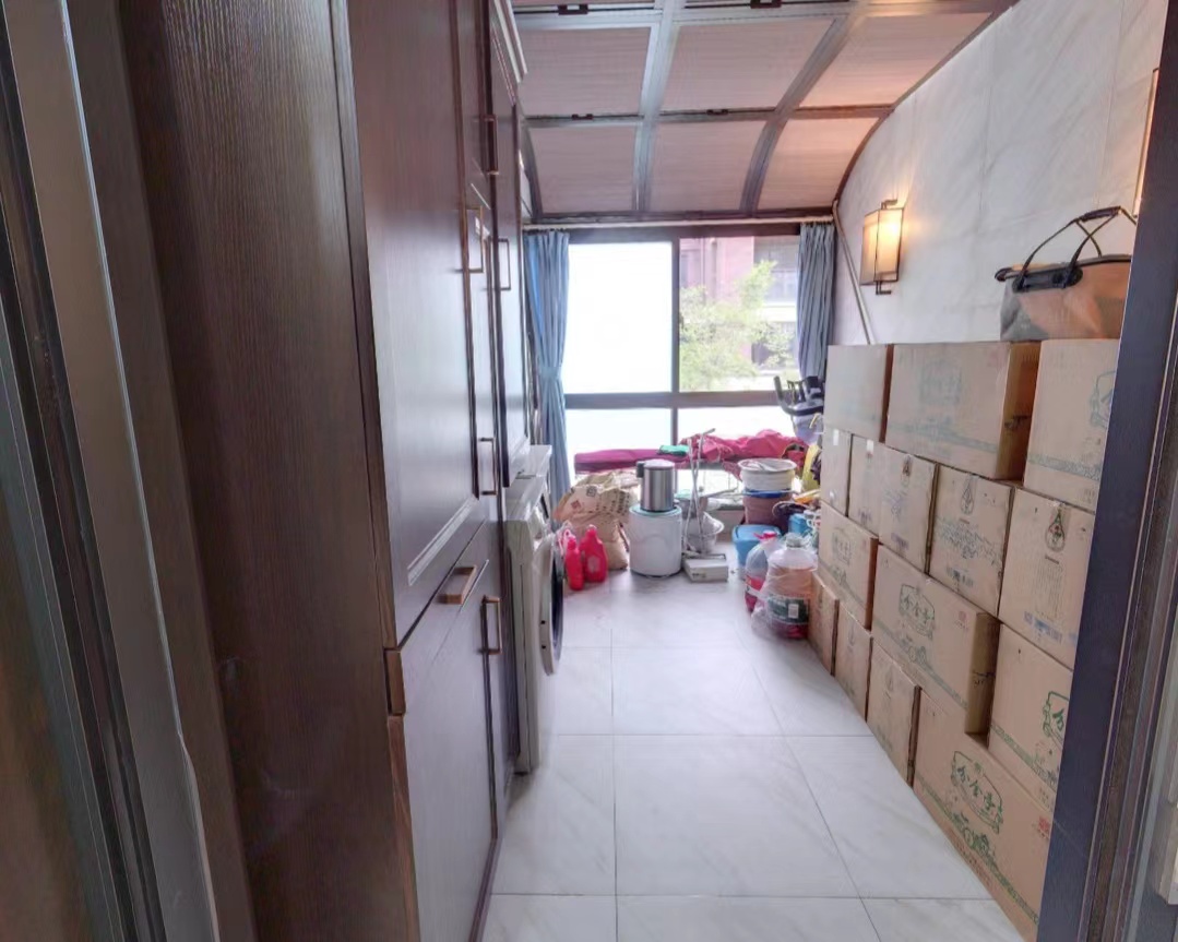 盛和九里香堤一期 4室2厅1卫 135.00m²