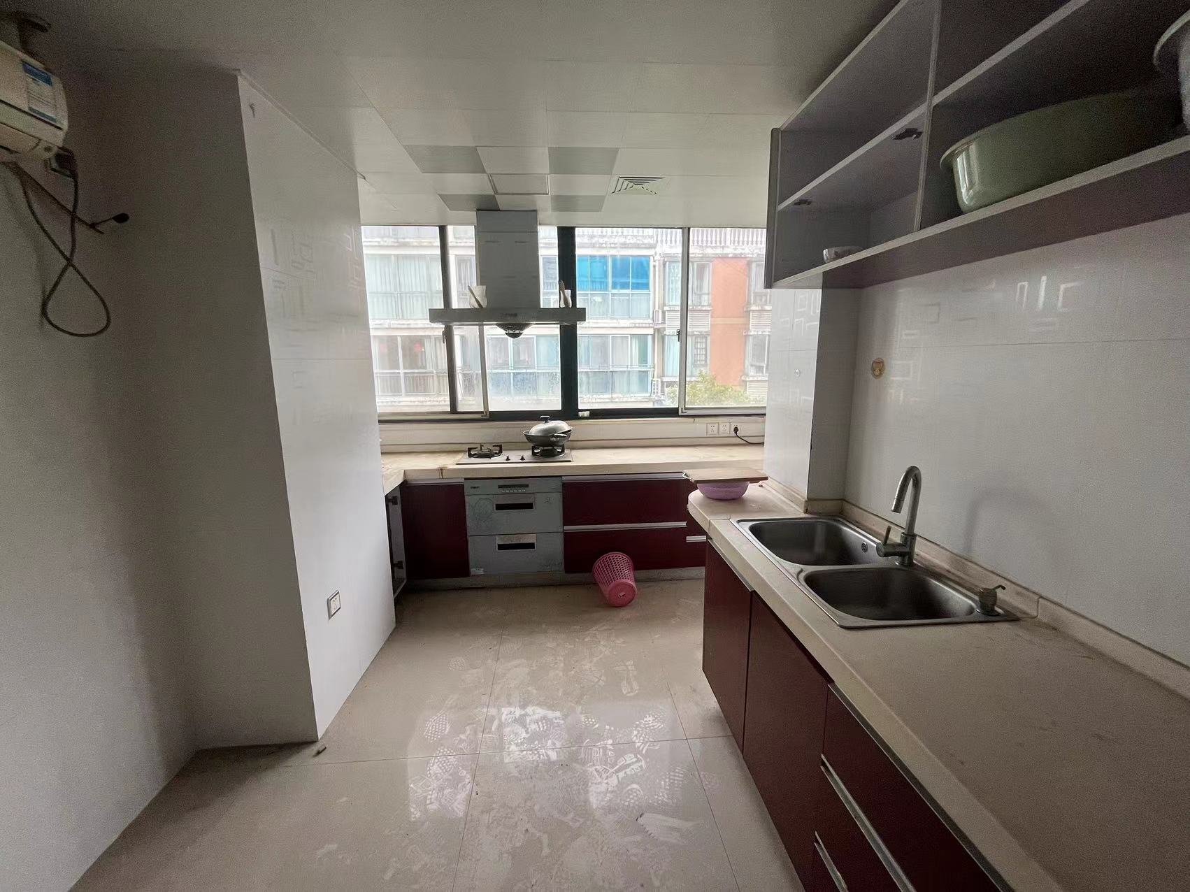 苏建花园城 3室2厅2卫 131.03m&sup2;