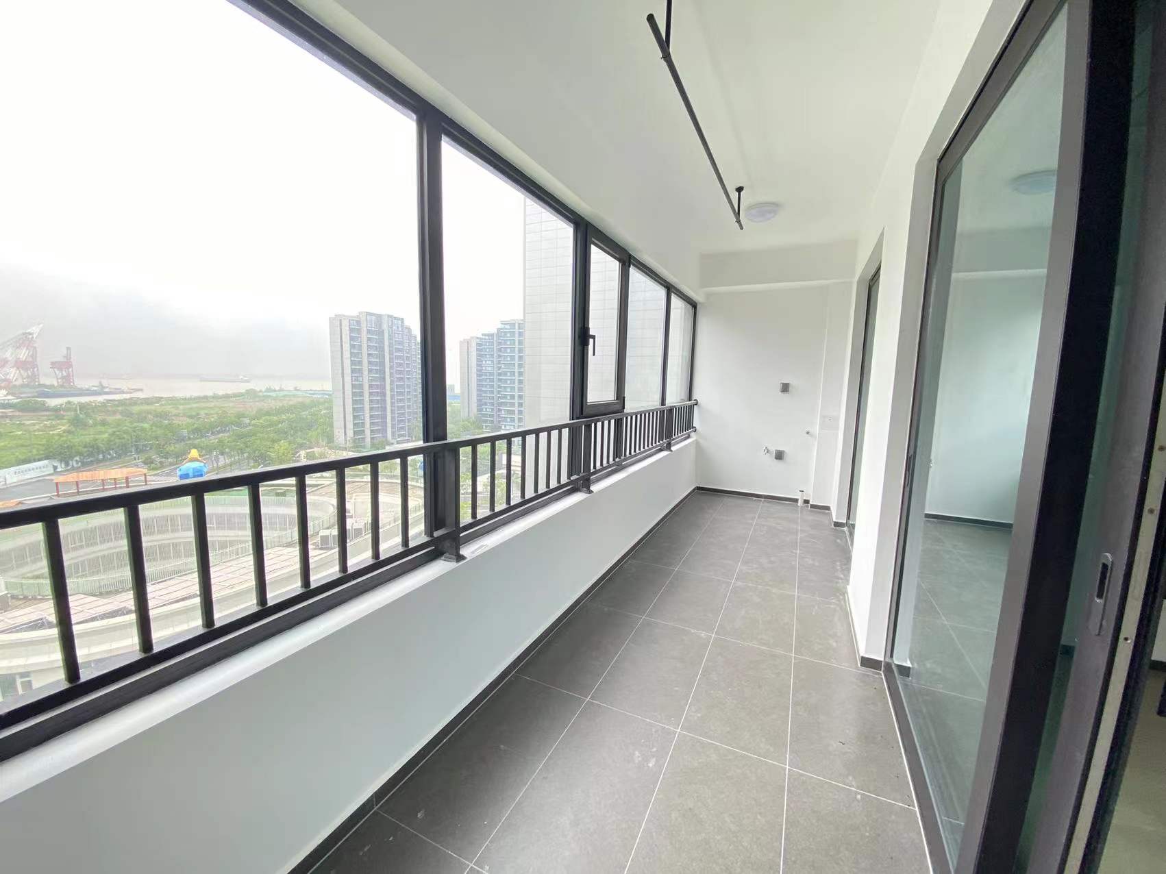 滨江道静园 4室1厅2卫 143.77m&sup2;