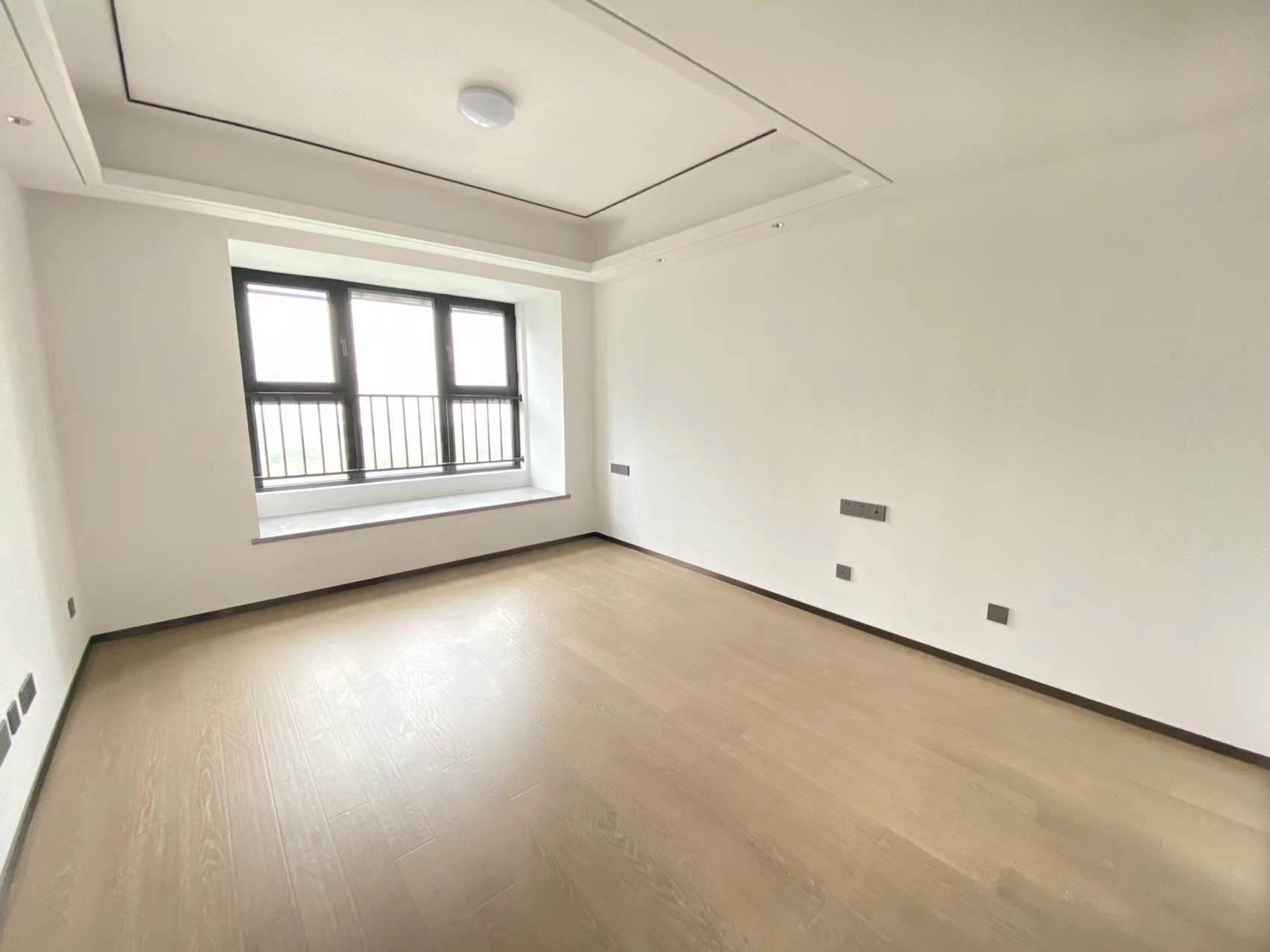 滨江道静园 4室1厅2卫 143.77m&sup2;