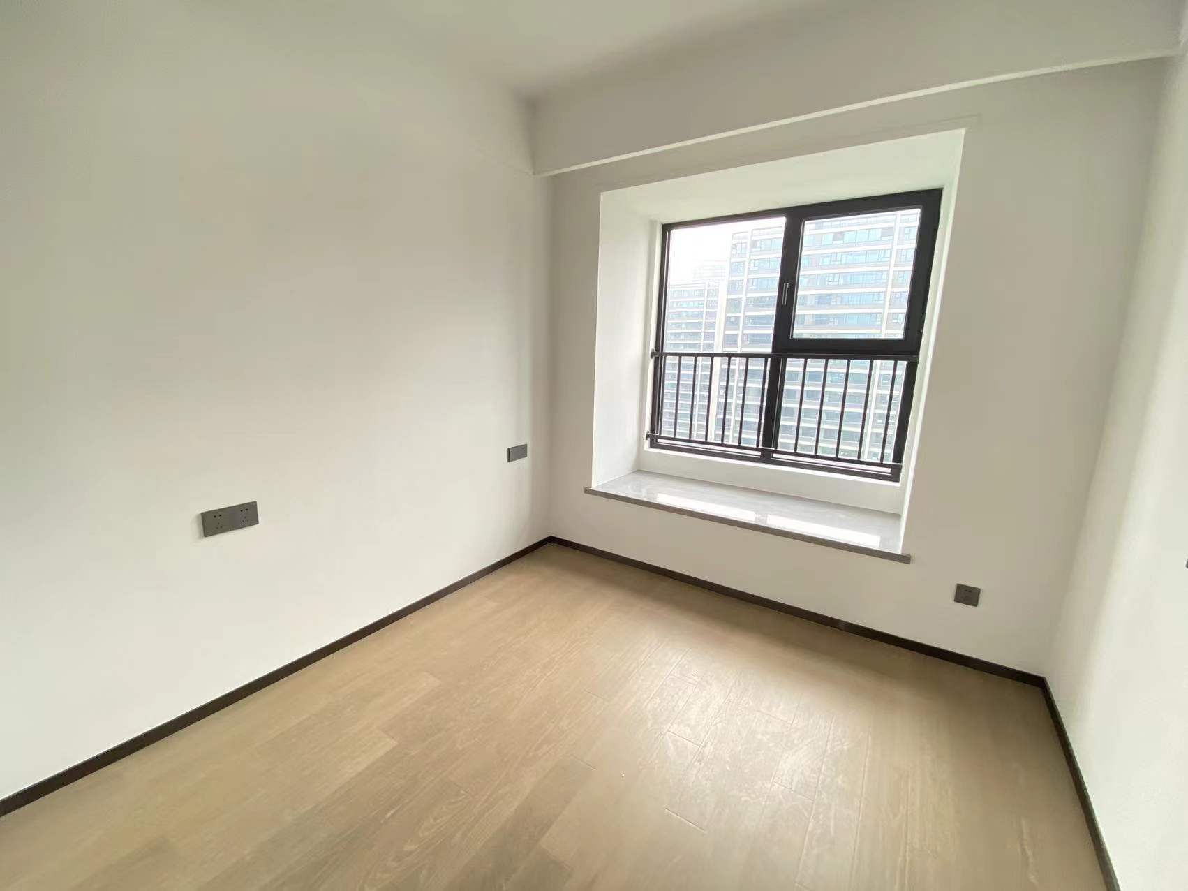 滨江道静园 4室1厅2卫 143.77m&sup2;