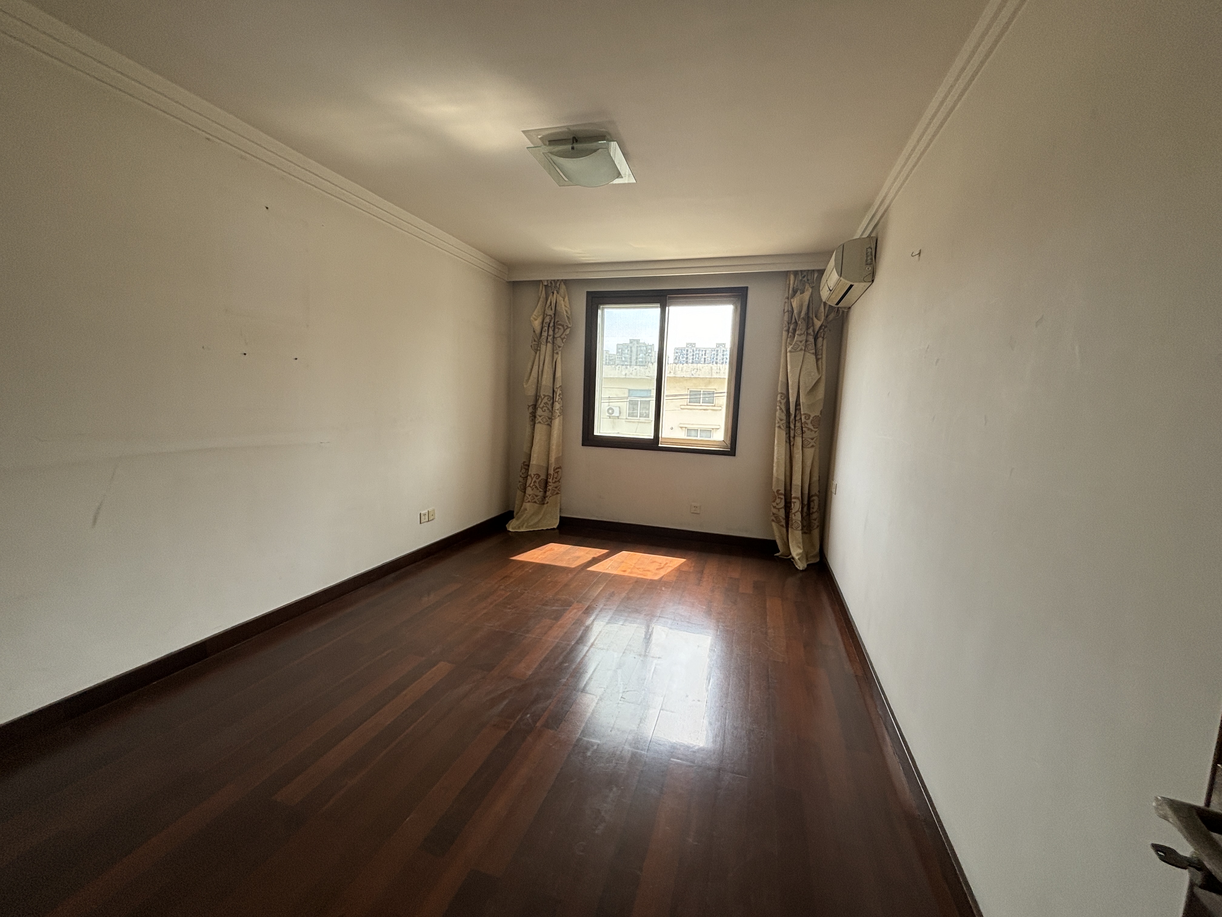 城南小苑 3室2厅1卫 131.7m&sup2;