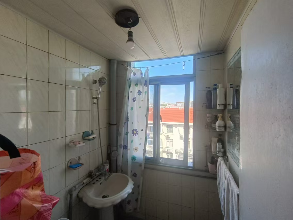 文峰花苑 3室1厅1卫 74.6m&sup2;