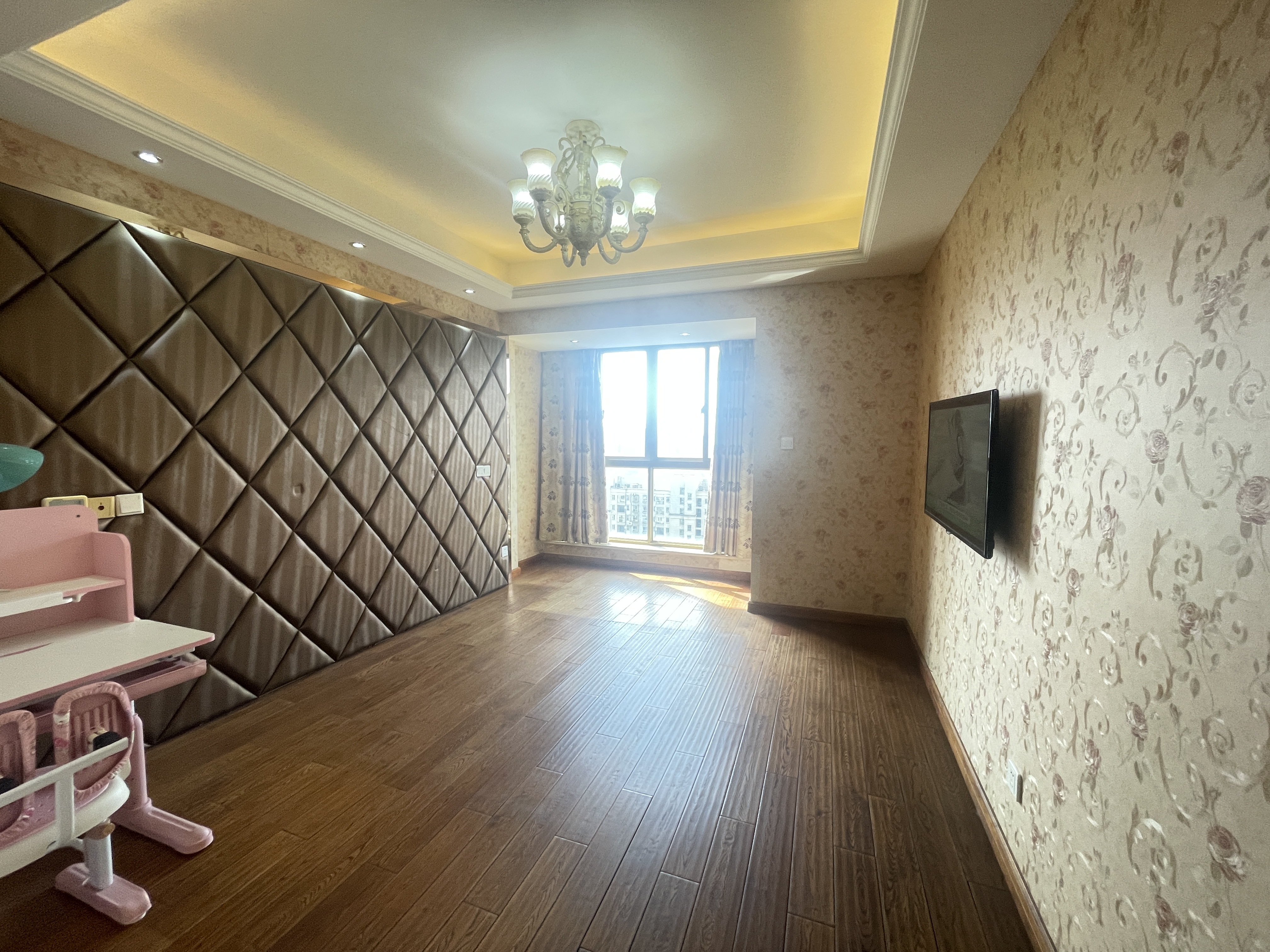 恒盛豪庭 3室2厅1卫 131m&sup2;