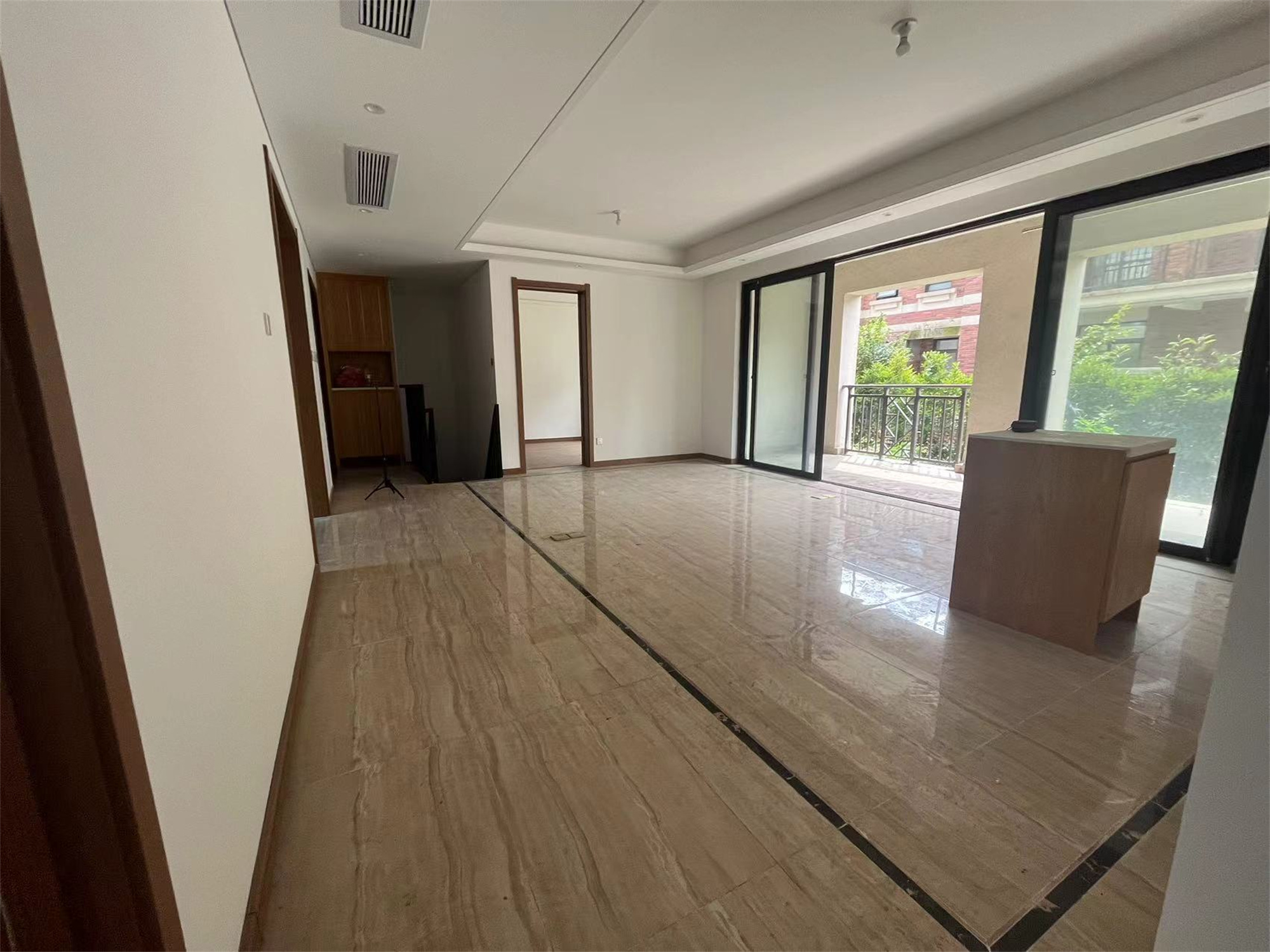 佳期漫 5室2厅2卫 271.68m²