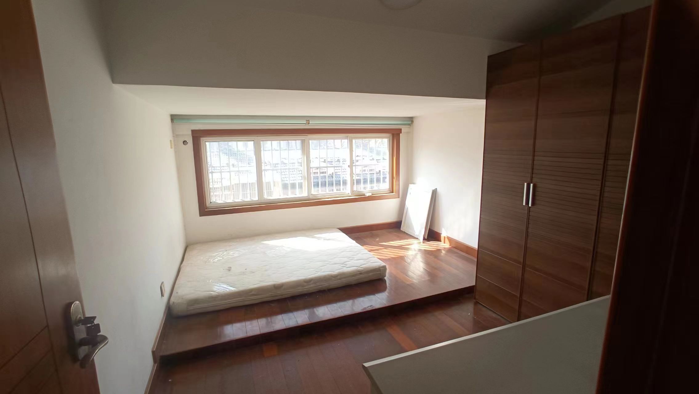 黎明花园 3室2厅1卫 130.59m&sup2;