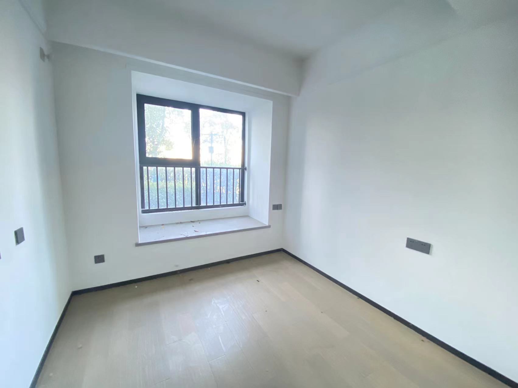 滨江道静园 3室2厅2卫 117.68m&sup2;