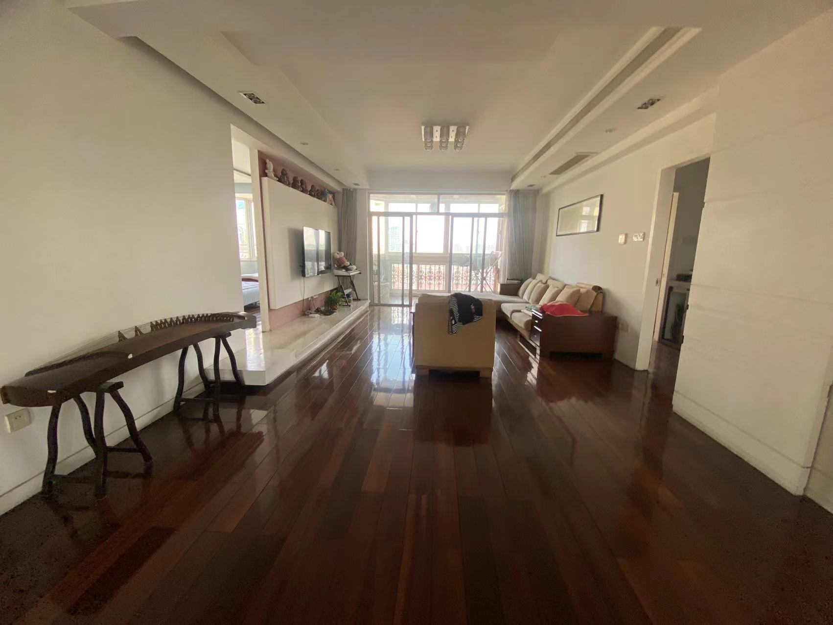友谊公寓 3室2厅2卫 162m&sup2;