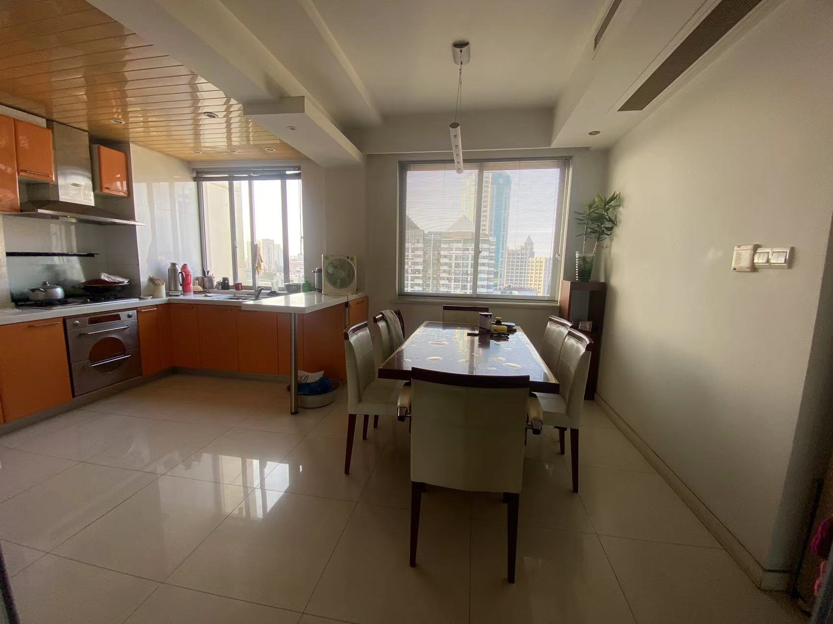 友谊公寓 3室2厅2卫 162m&sup2;