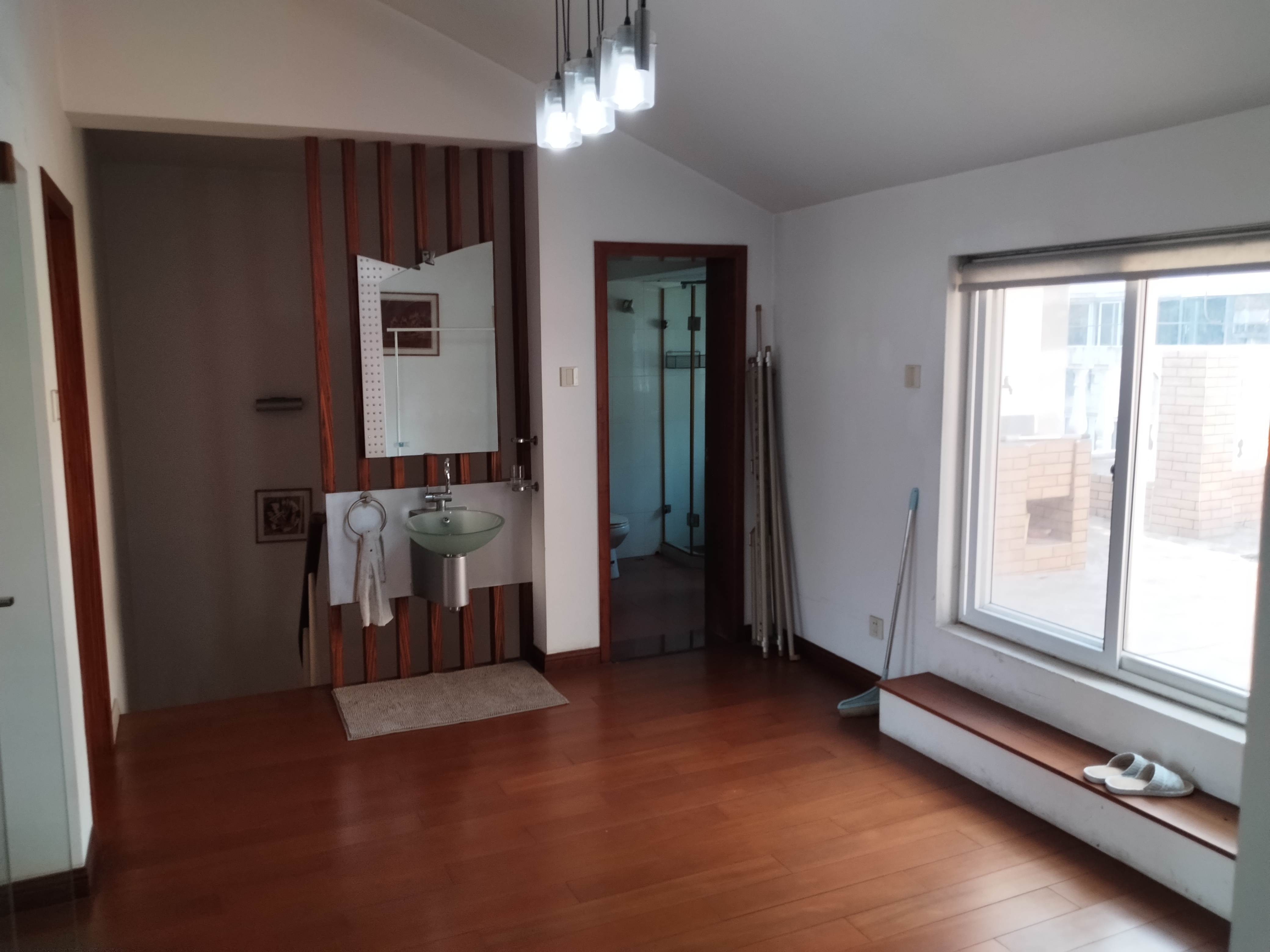 鑫乾花园 5室3厅3卫 253m&sup2;