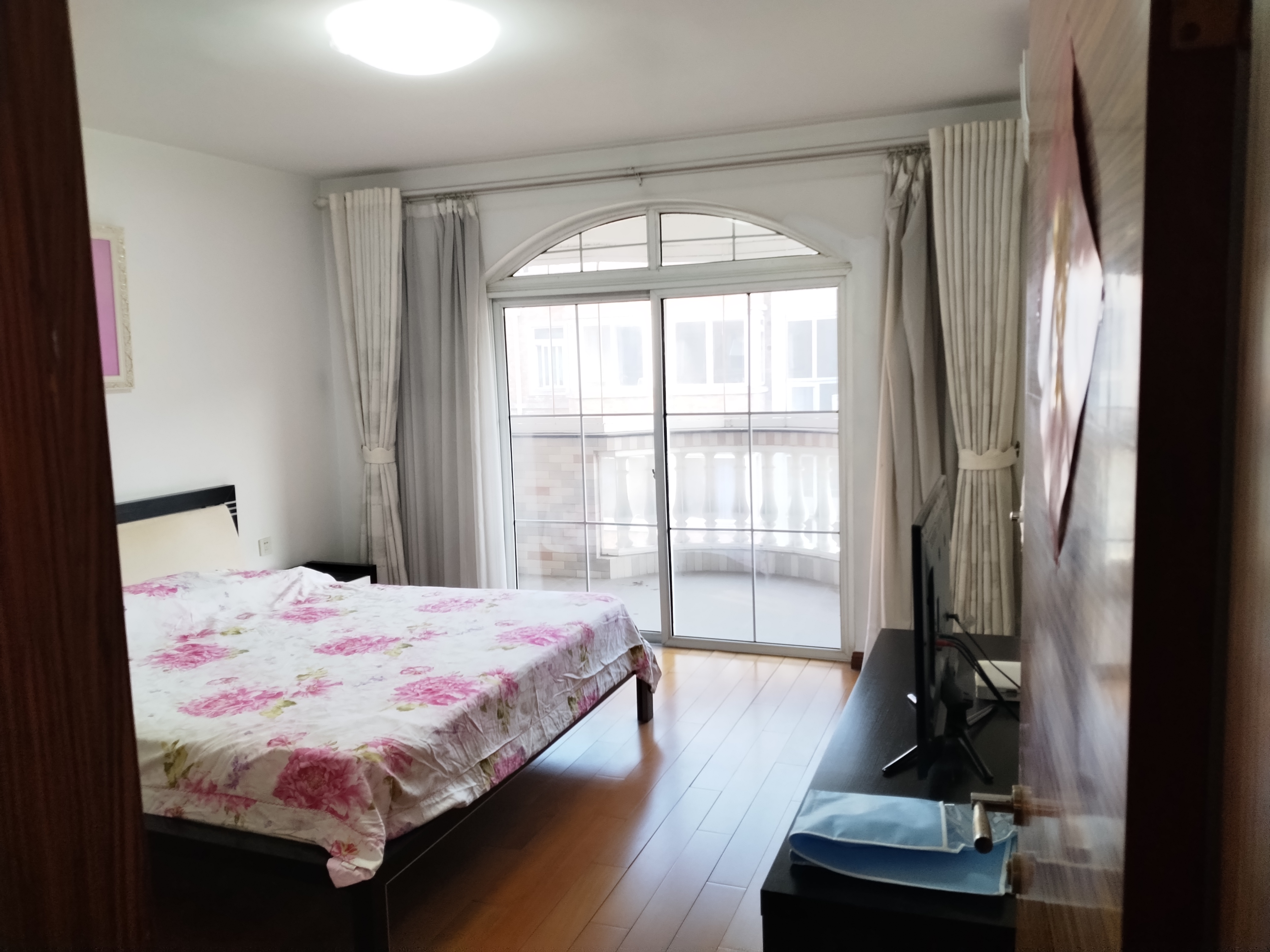 鑫乾花园 5室3厅3卫 253m&sup2;