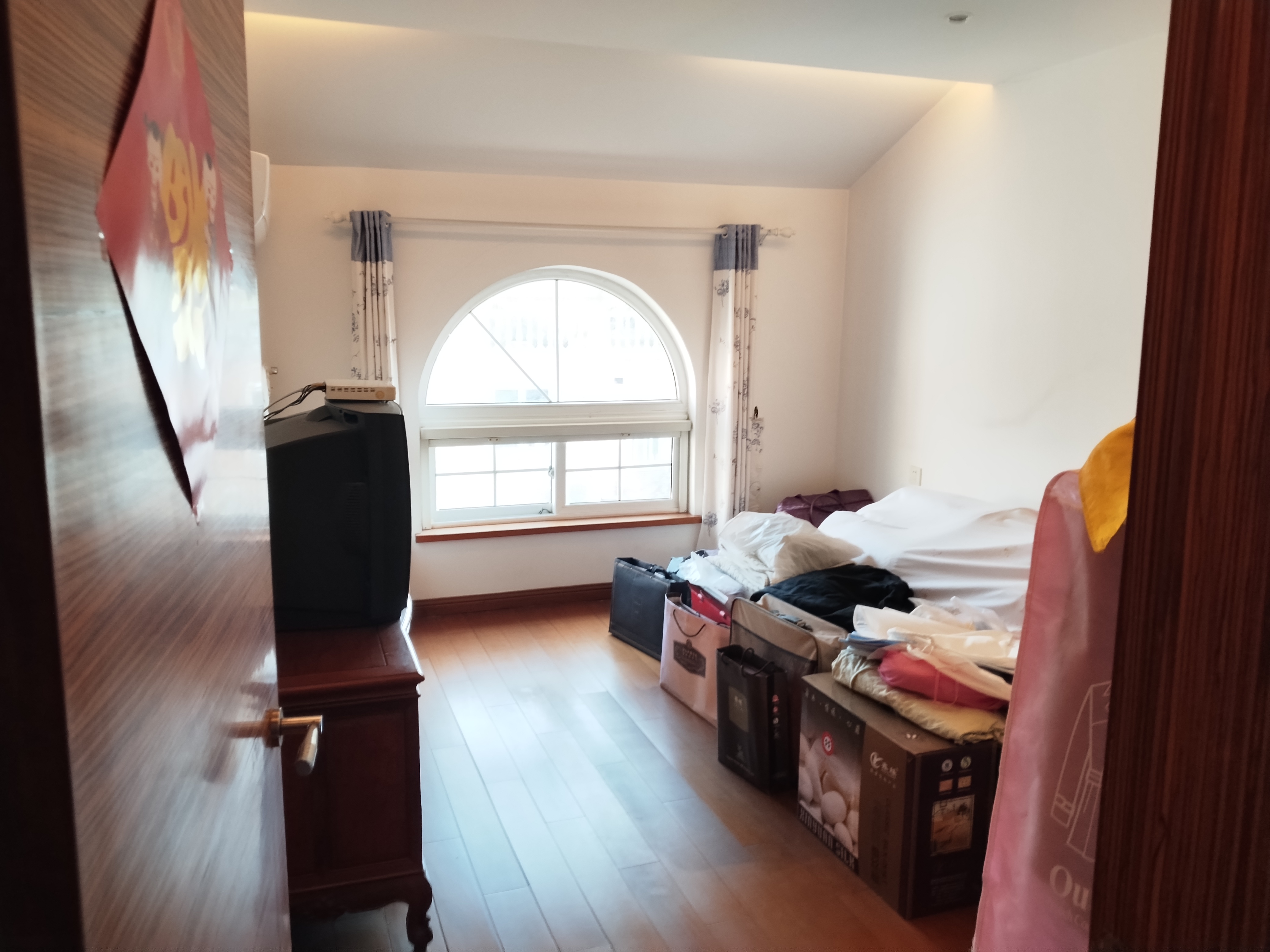 鑫乾花园 5室3厅3卫 253m&sup2;