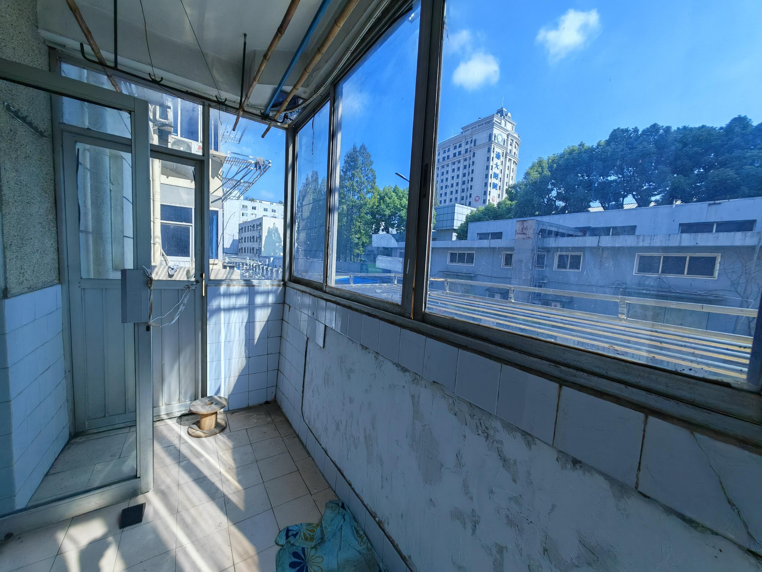 白家园 2室1厅1卫 65m&sup2;