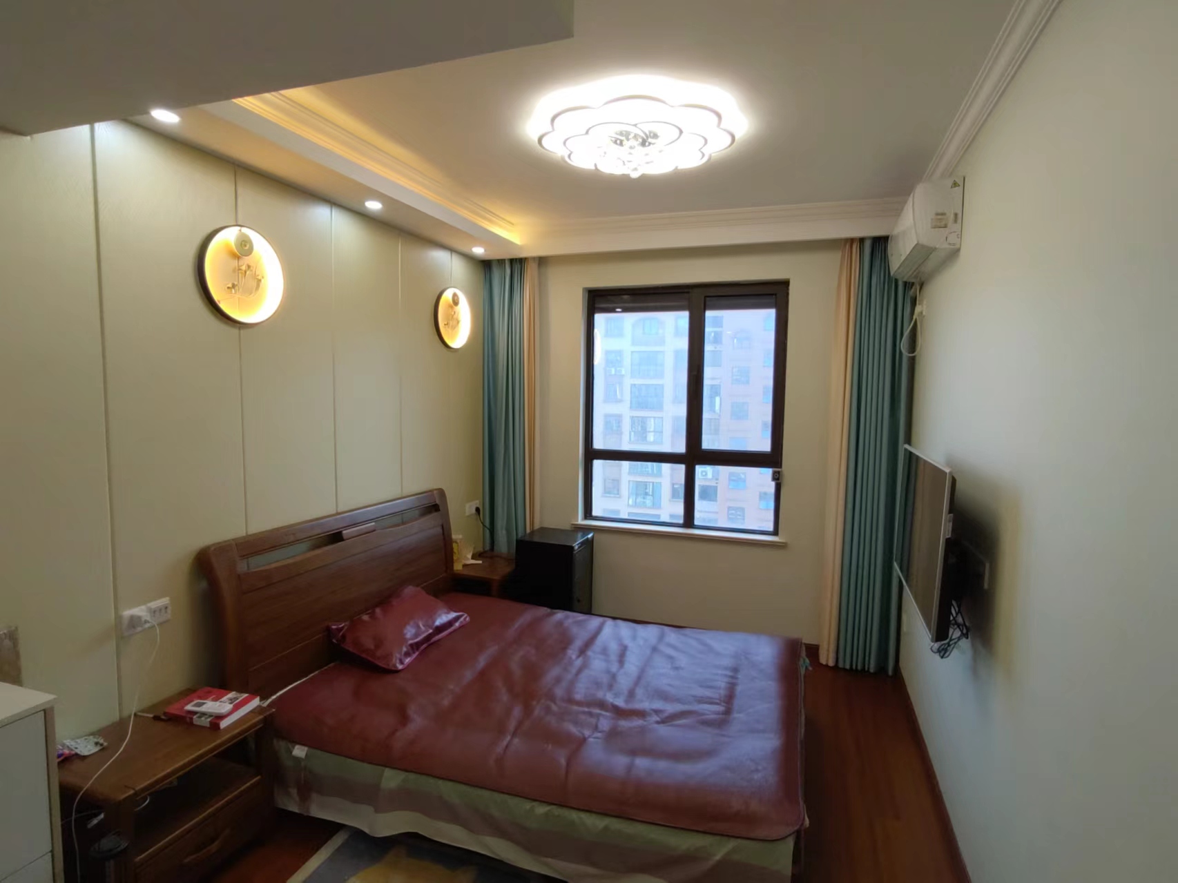 华强城 3室2厅1卫 120m&sup2;