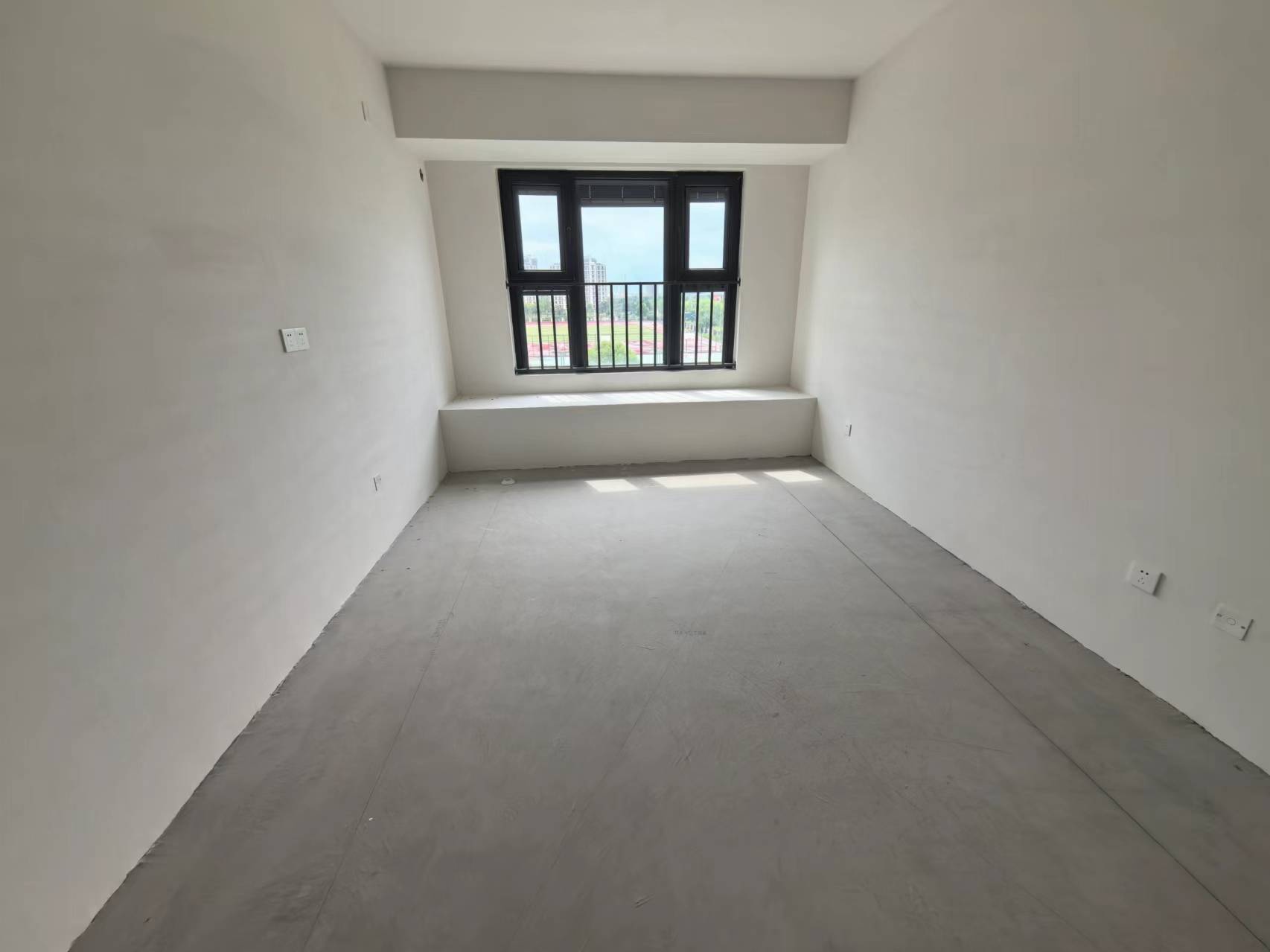 卓越华宸世纪 3室2厅1卫 107m&sup2;
