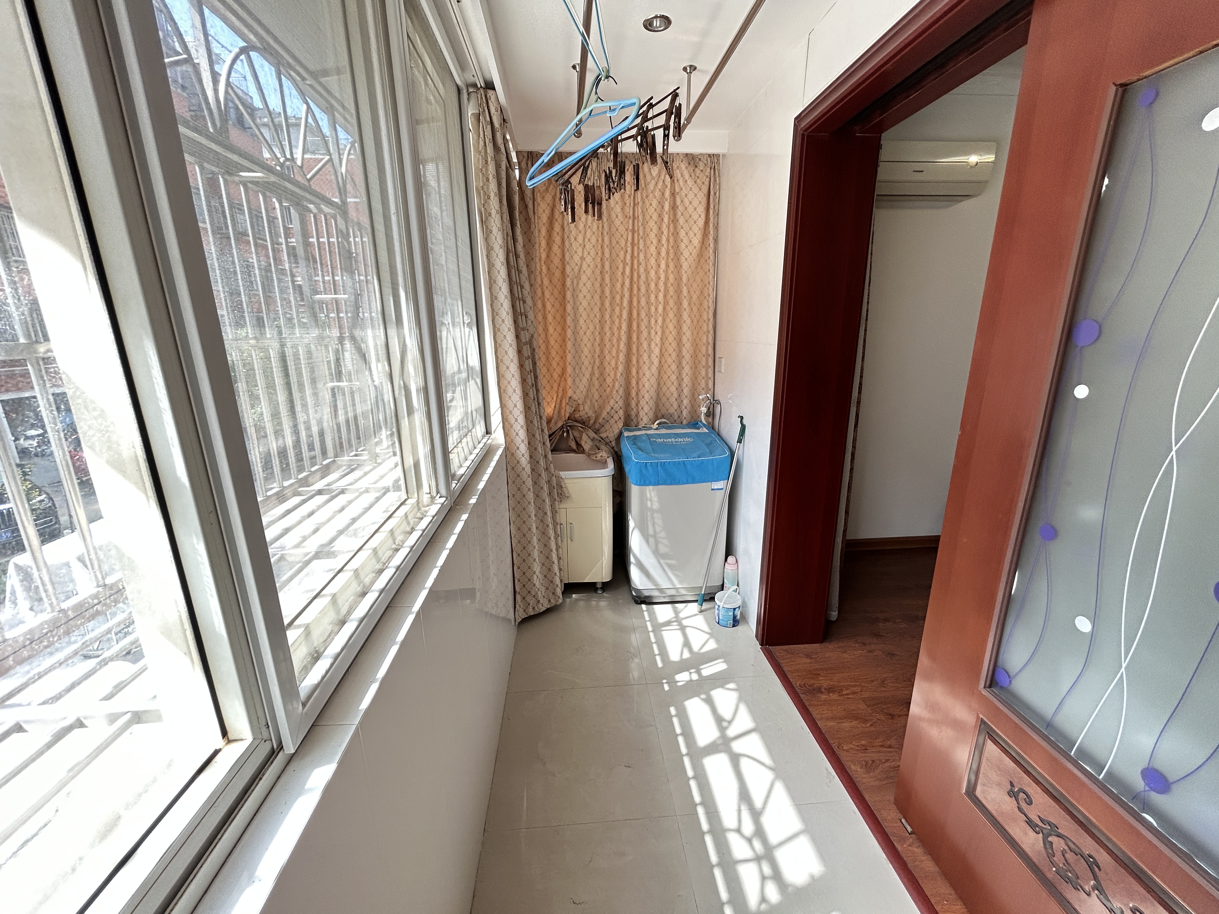 东大俪鑫 3室2厅1卫 133m&sup2;