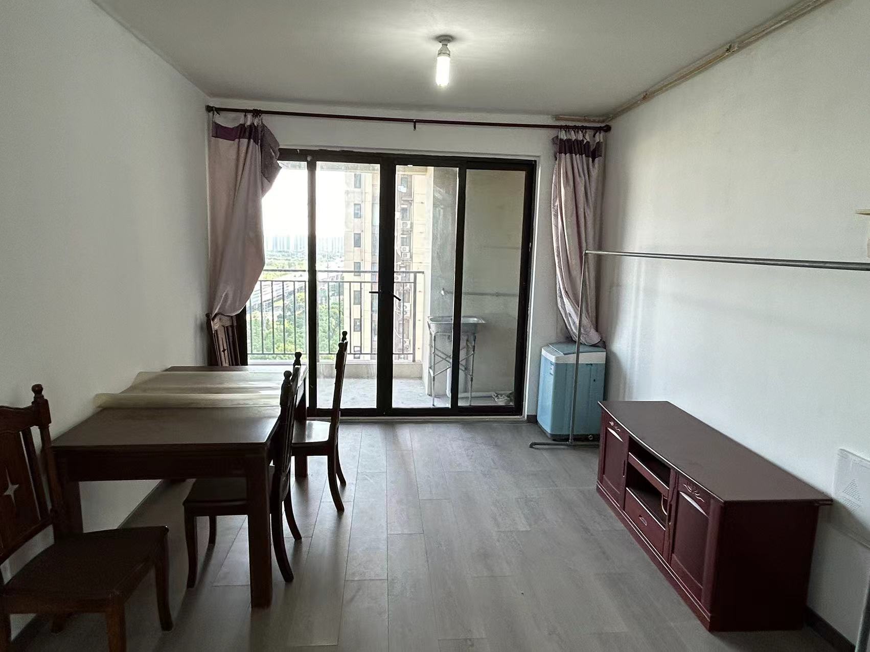 绿地新里城 3室2厅2卫 107m&sup2;