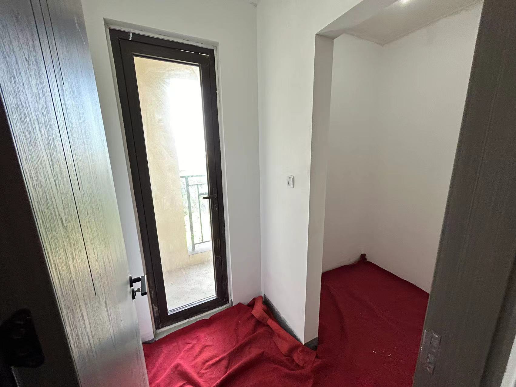 绿地新里城 3室2厅2卫 107m&sup2;