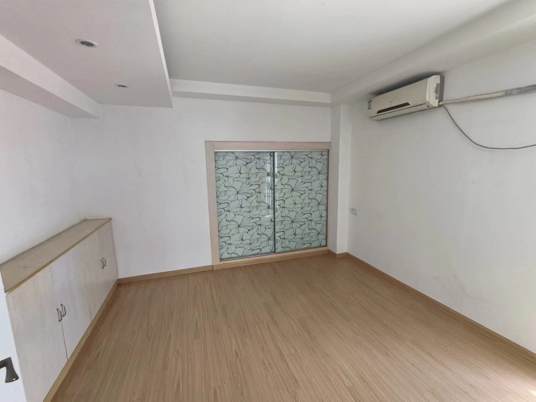 太阳鑫城 2室1厅1卫 50m&sup2;