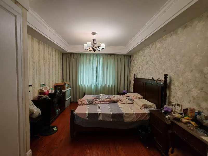 中港城世家 3室2厅2卫 142.56m&sup2;