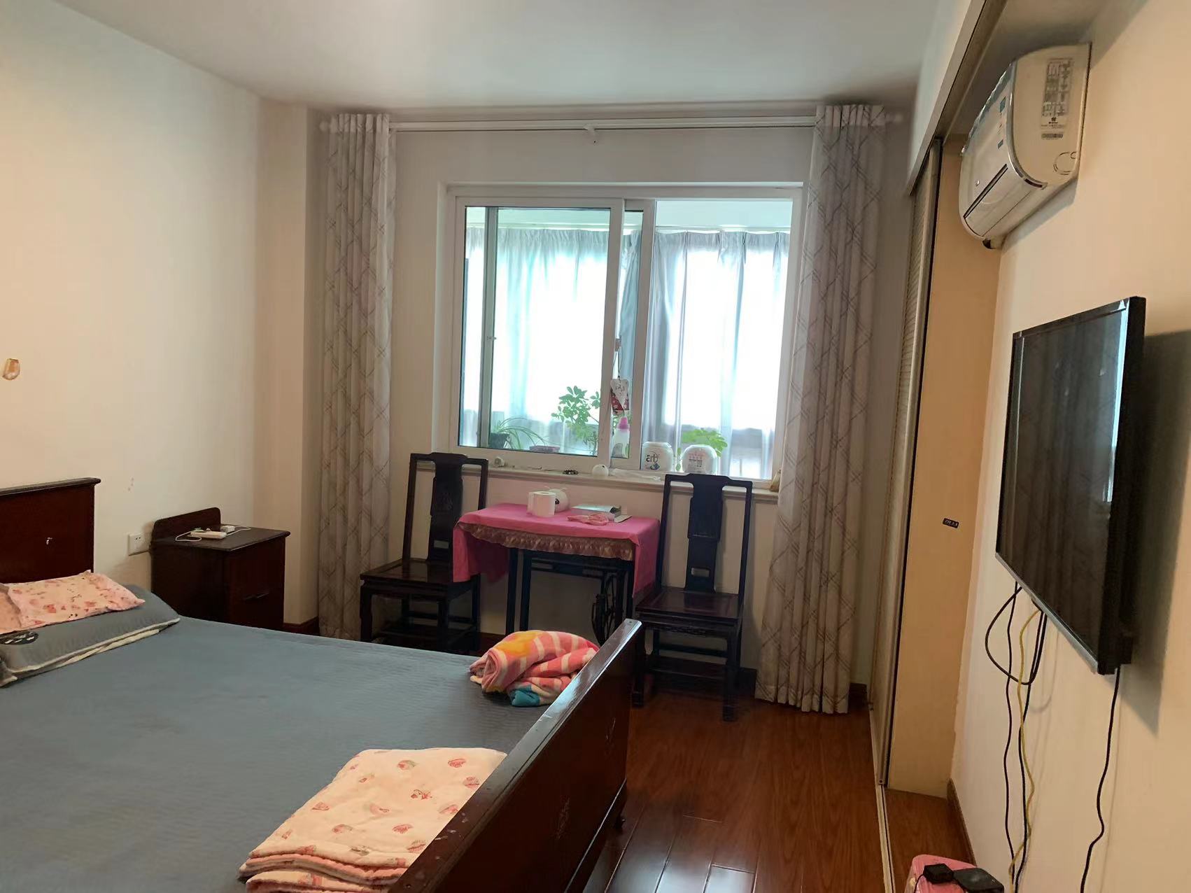 东晖花园 3室2厅2卫 147m&sup2;