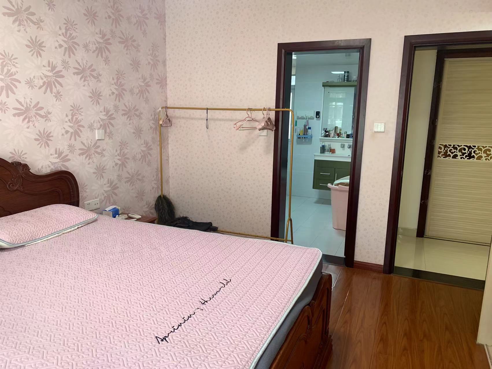 东晖花园 3室2厅2卫 147m&sup2;