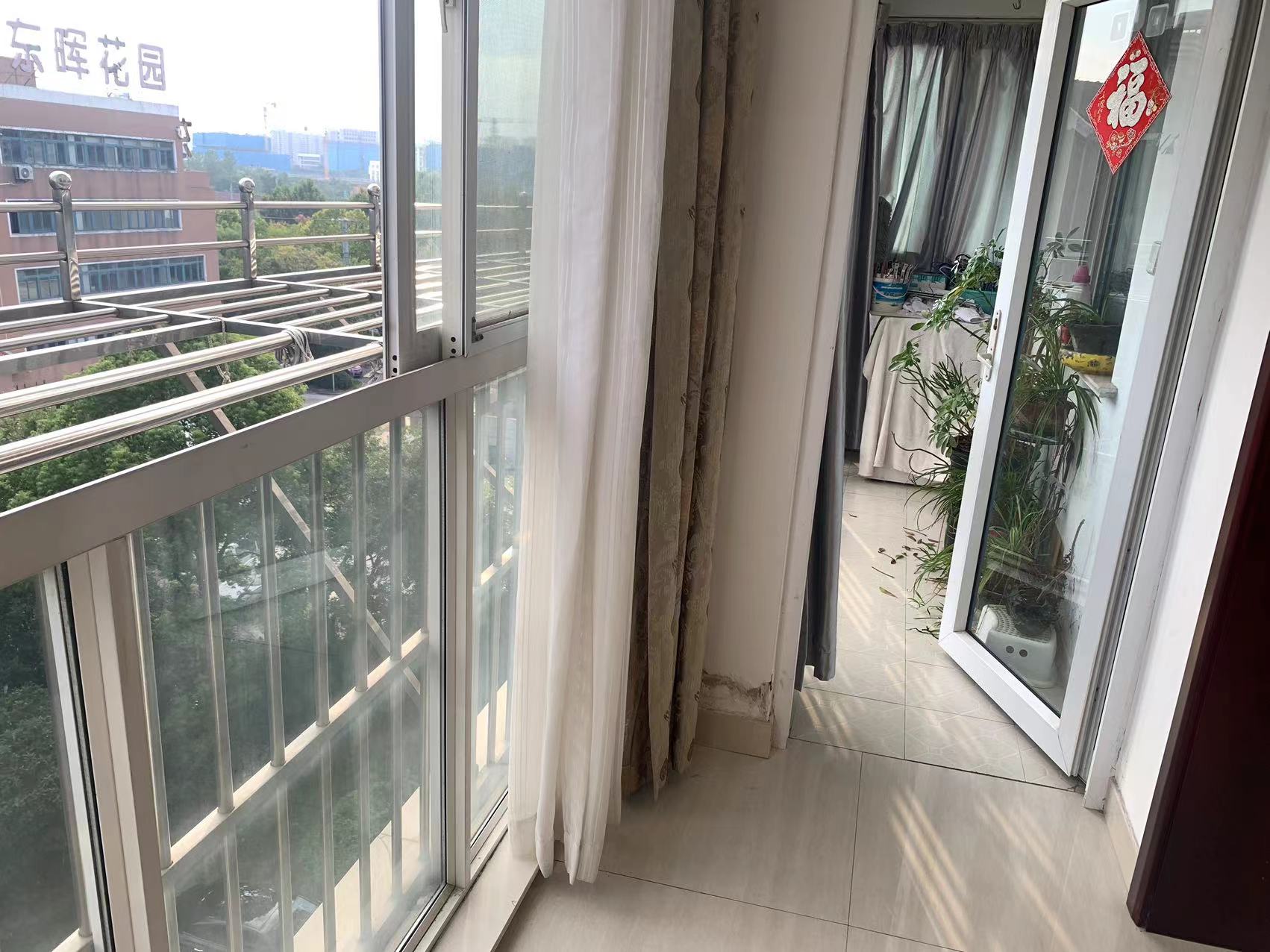 东晖花园 3室2厅2卫 147m&sup2;