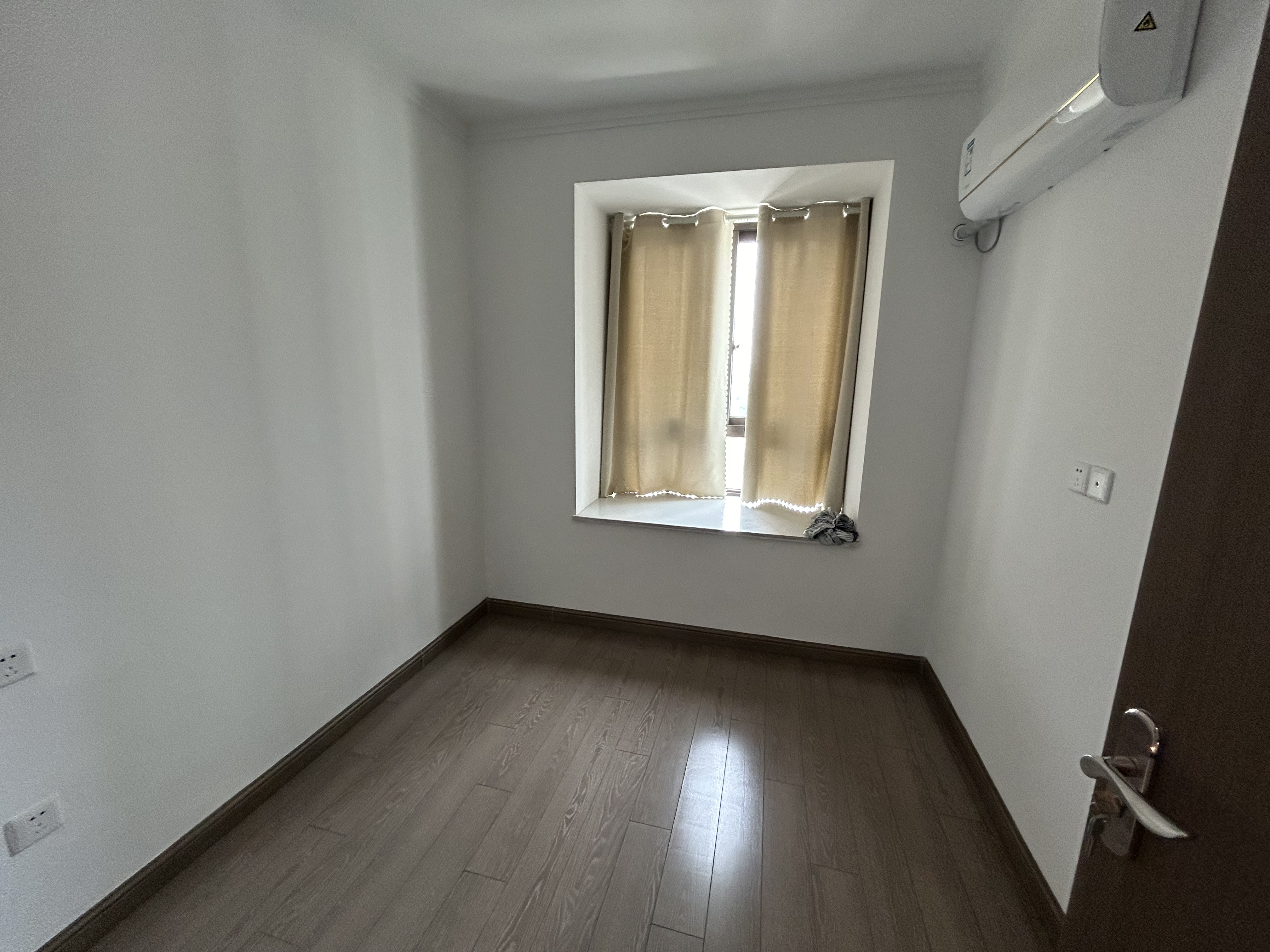华强国际公馆 3室2厅2卫 149m&sup2;