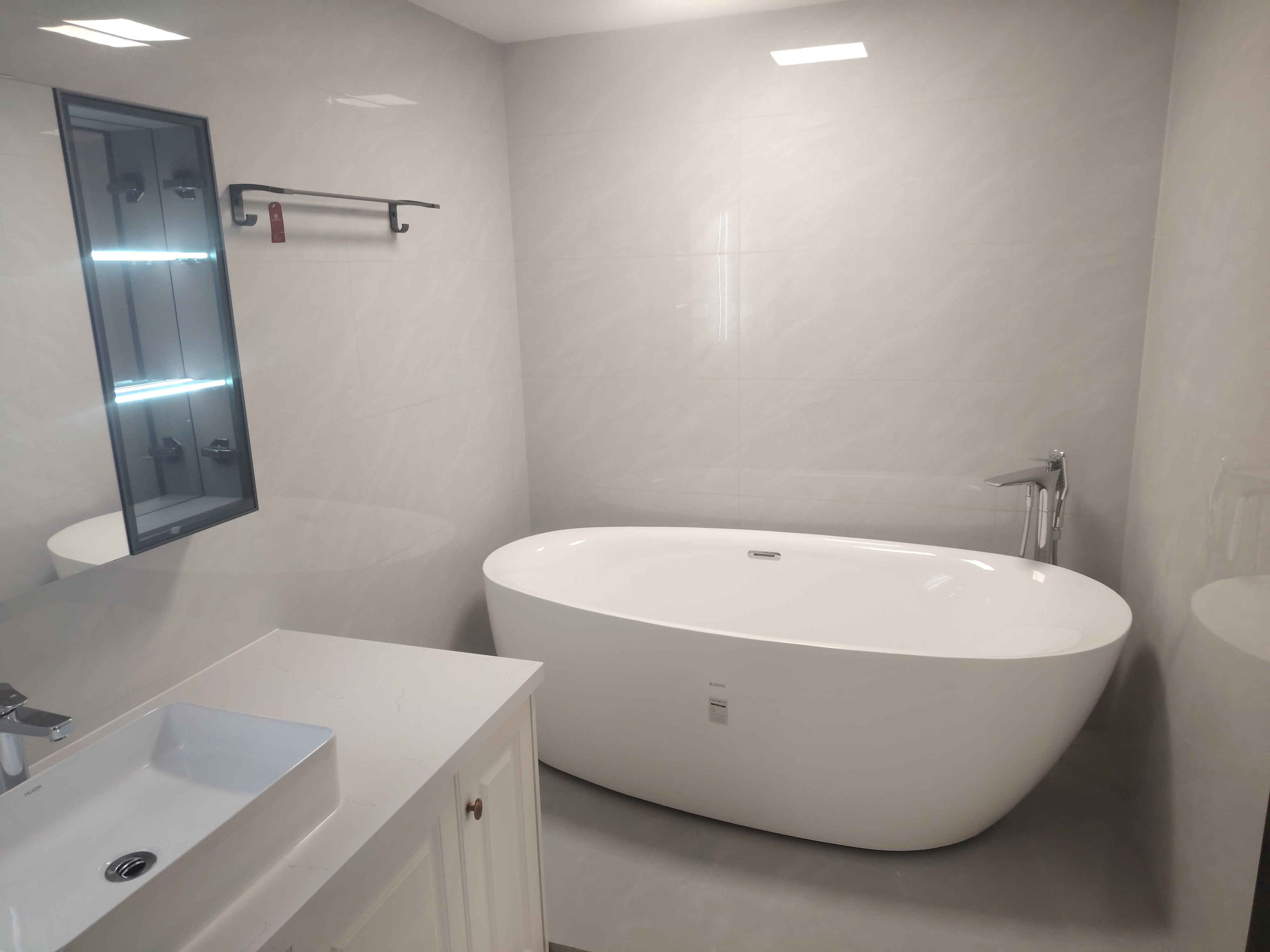 华能大厦 2室1厅1卫 71.35m&sup2;