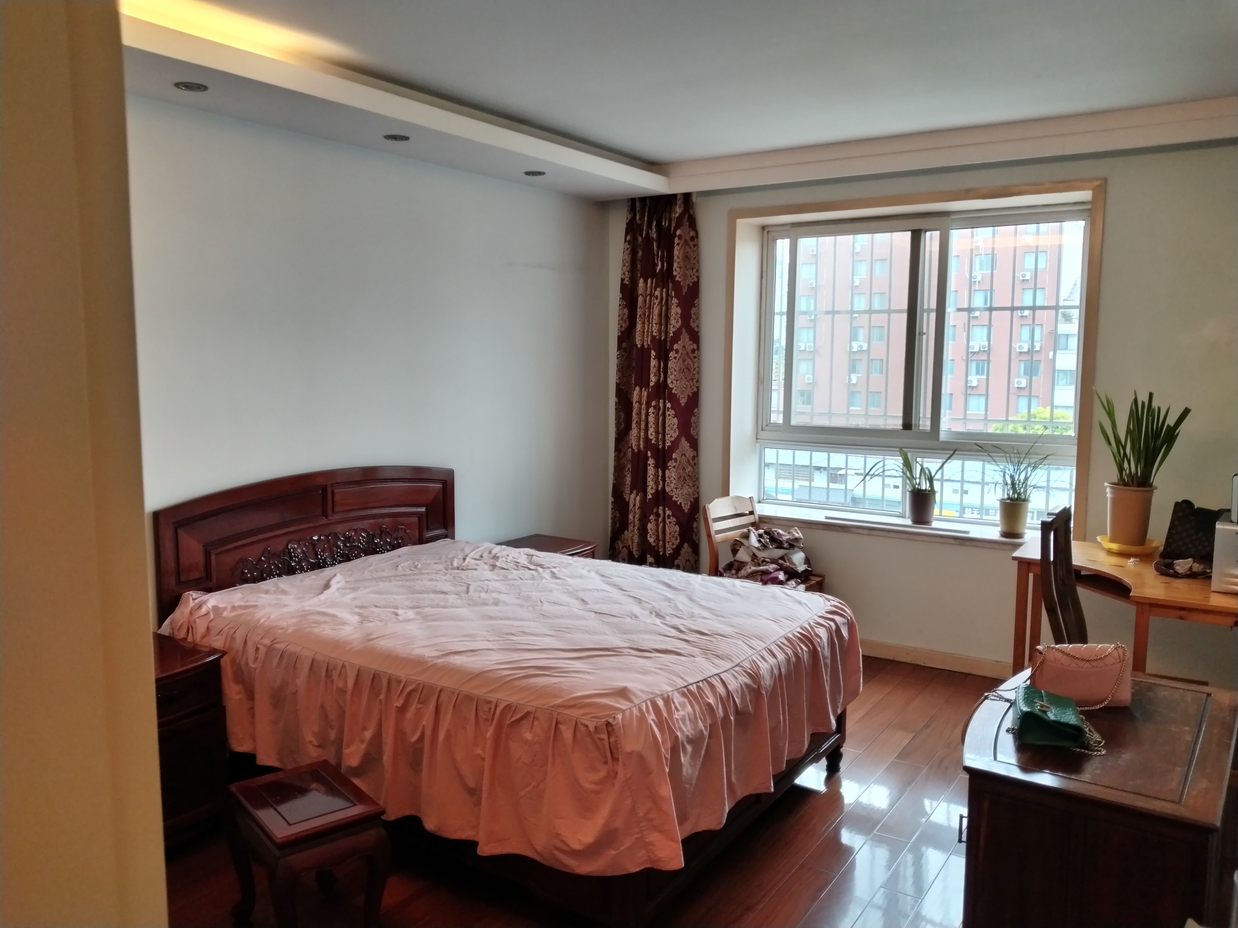 濠西园华迪东区 3室2厅2卫 154m&sup2;