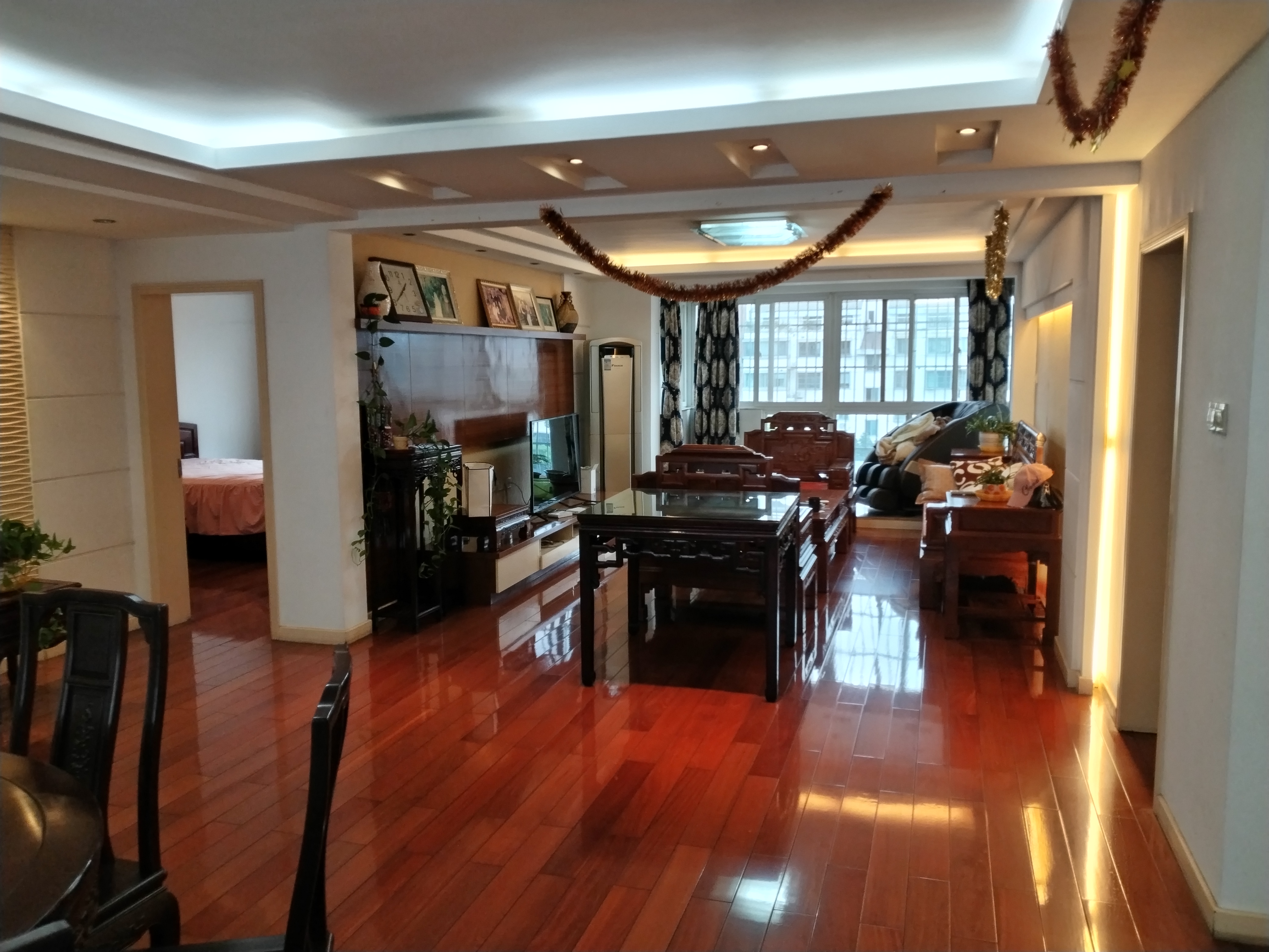 濠西园华迪东区 3室2厅2卫 154m&sup2;