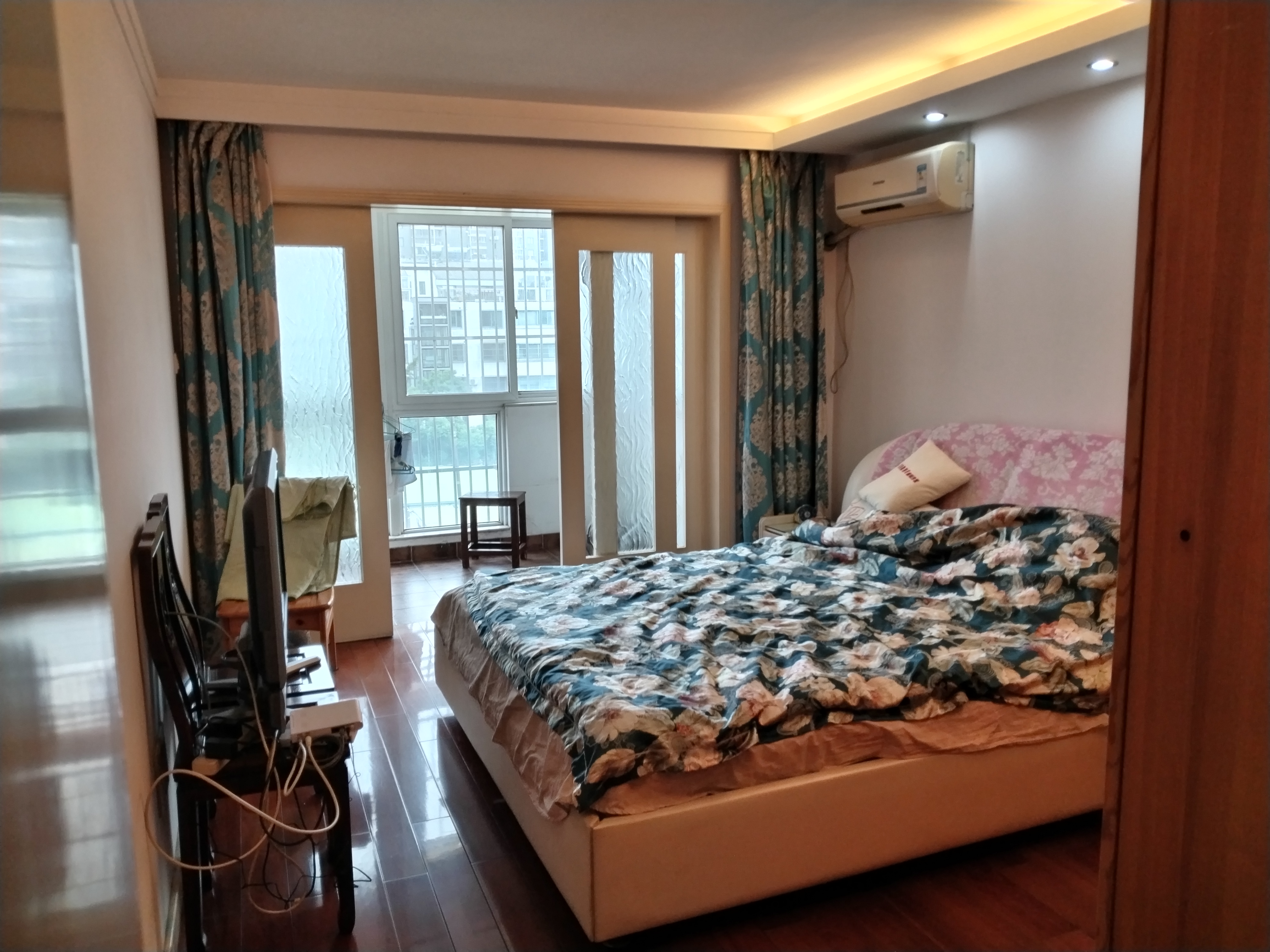 濠西园华迪东区 3室2厅2卫 154m&sup2;