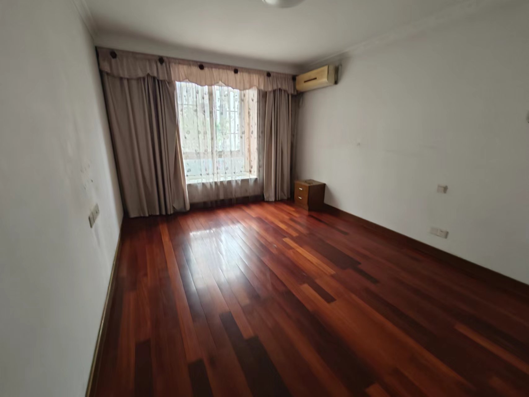 海港新村 3室2厅2卫 133.24m&sup2;