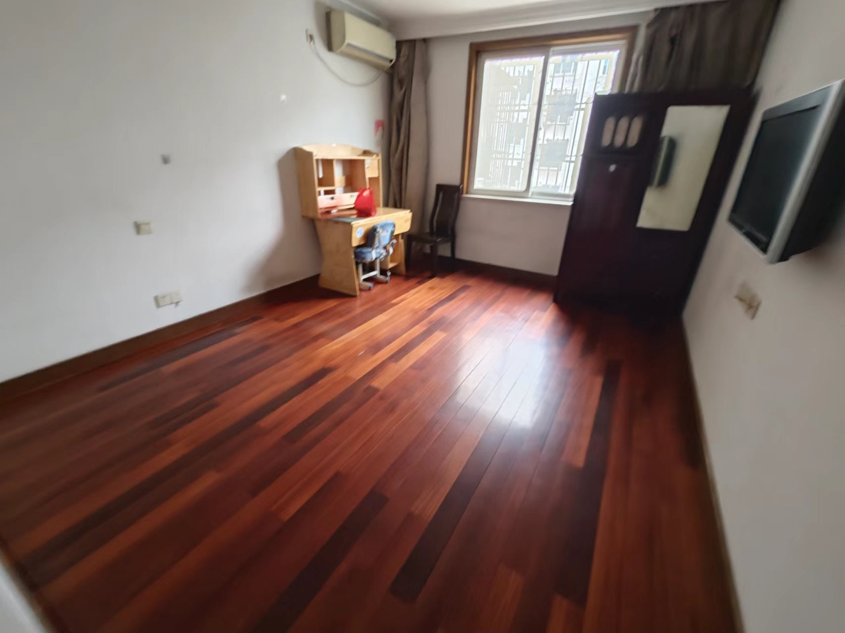 海港新村 3室2厅2卫 133.24m&sup2;