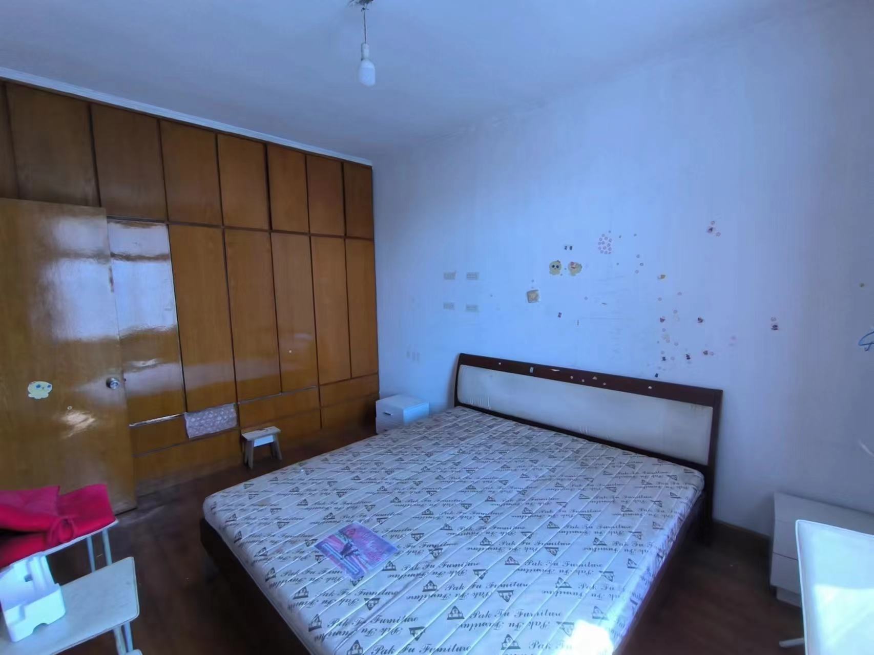 光明新村 2室1厅1卫 69m²
